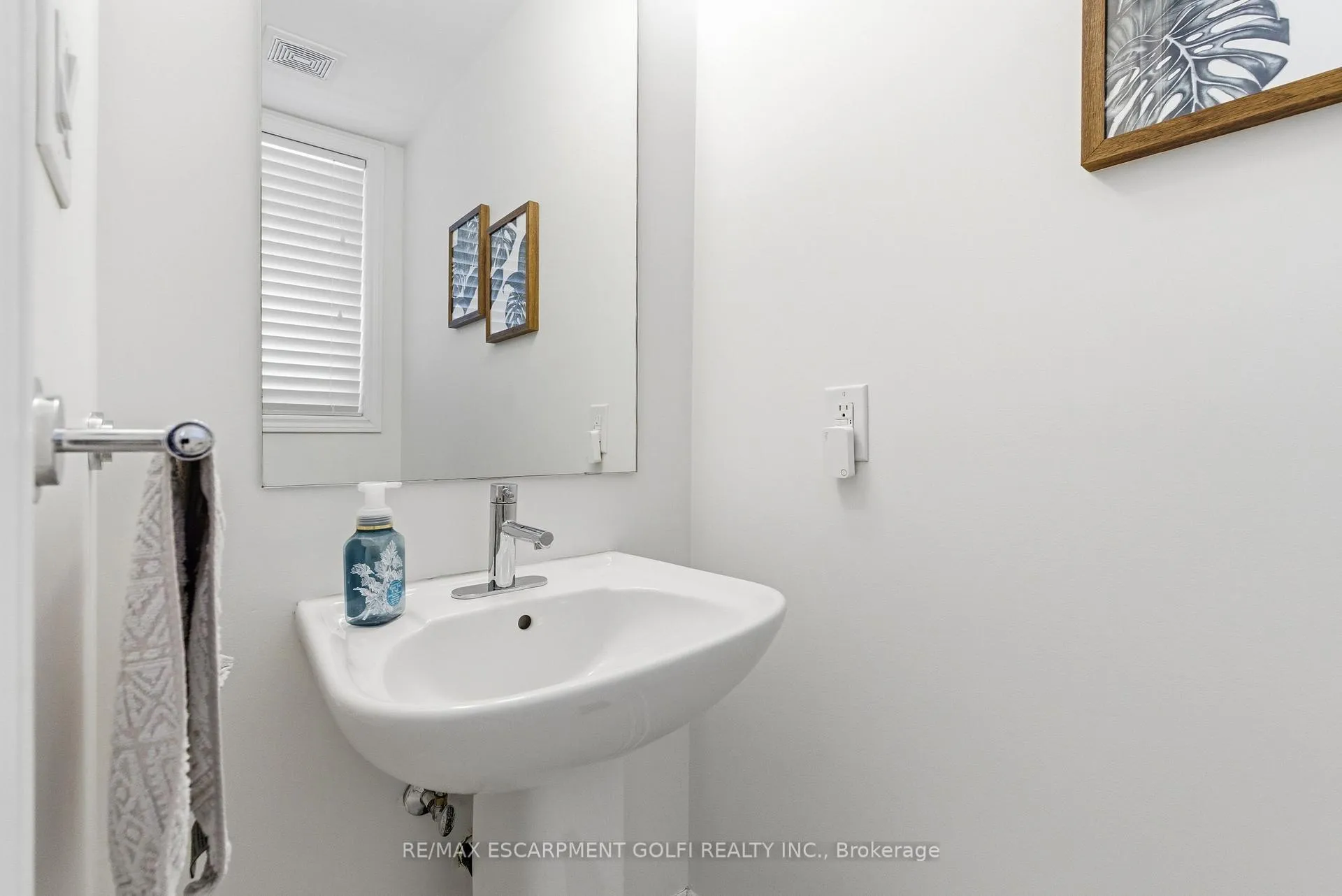 Photo 9 of 383 Wheat Boom Drive, Oakville, Joshua Meadows — HOMEH