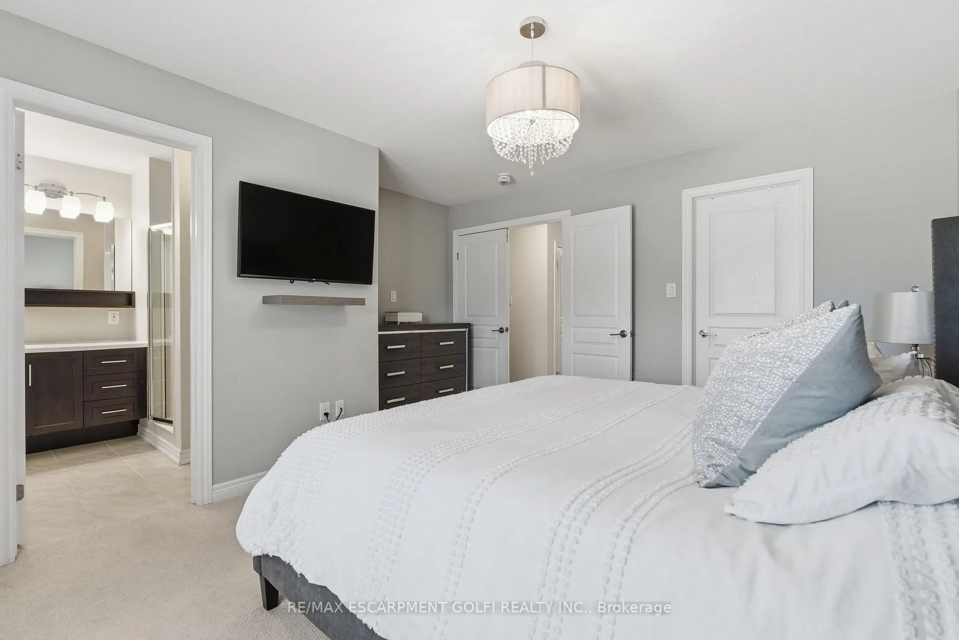 Photo 11 of 383 Wheat Boom Drive, Oakville, Joshua Meadows — HOMEH