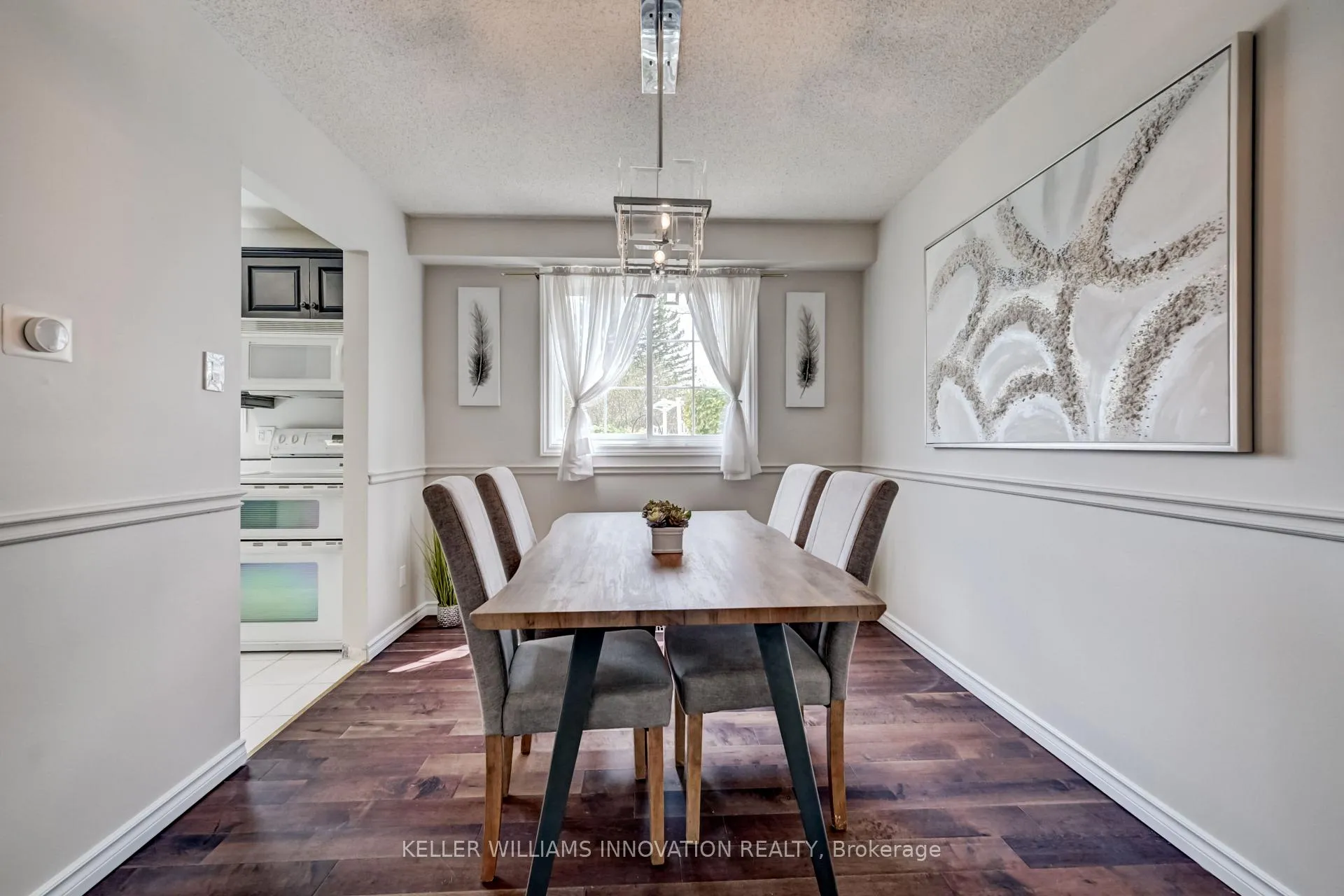 Photo 7 of 33 Carlyle Place, Kitchener — HOMEH
