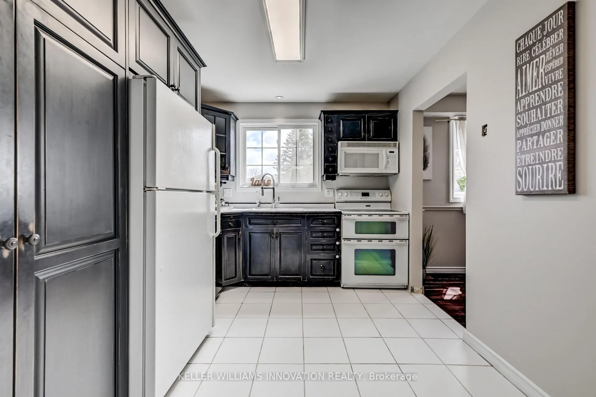 Photo 11 of 33 Carlyle Place, Kitchener — HOMEH
