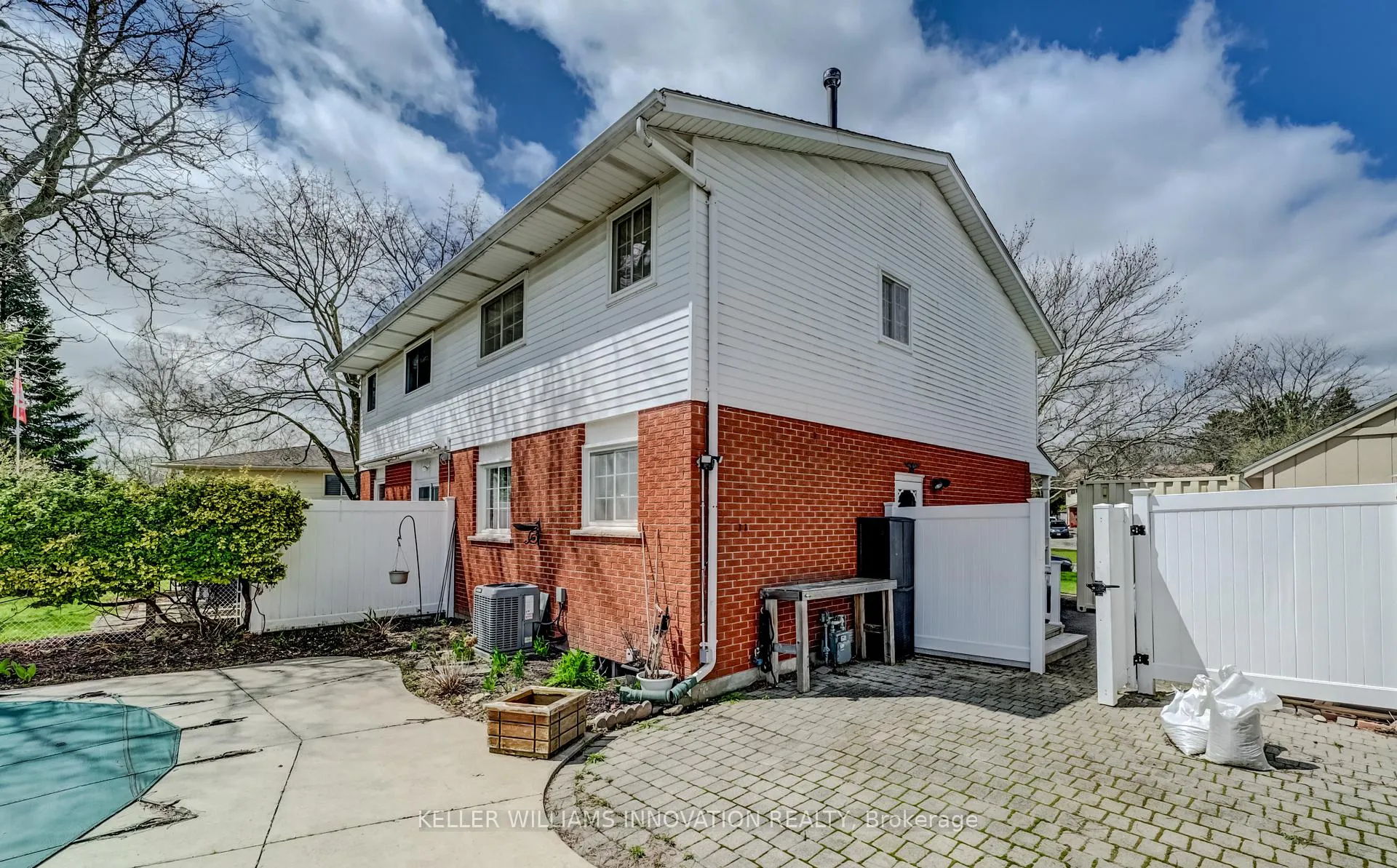 Photo 31 of 33 Carlyle Place, Kitchener — HOMEH