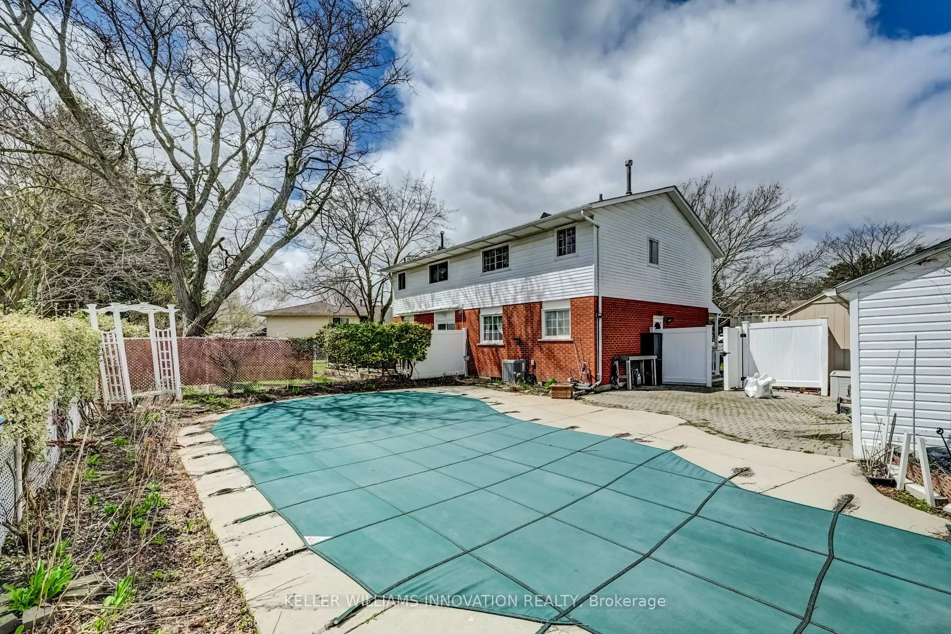 Photo 32 of 33 Carlyle Place, Kitchener — HOMEH