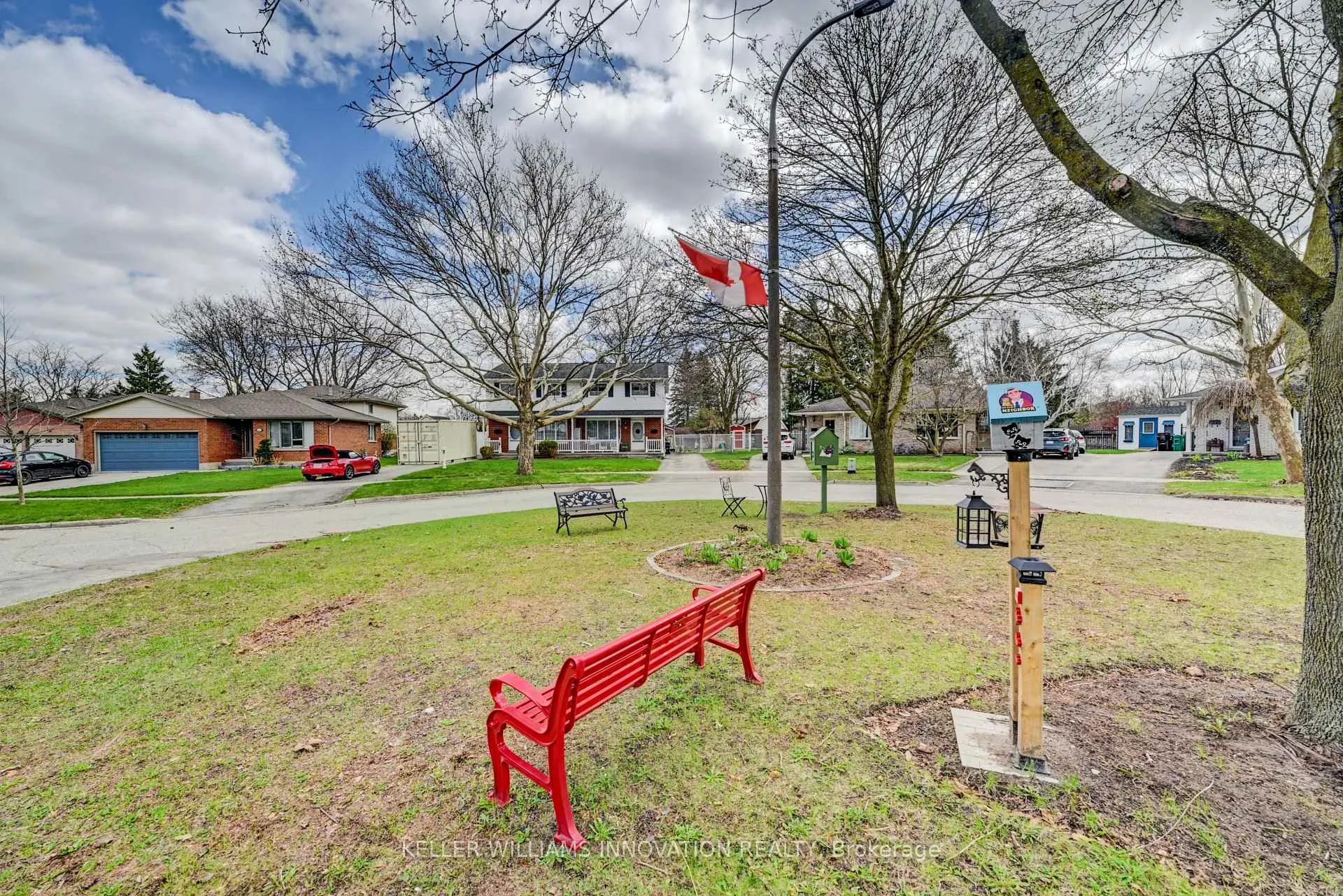 Photo 36 of 33 Carlyle Place, Kitchener — HOMEH