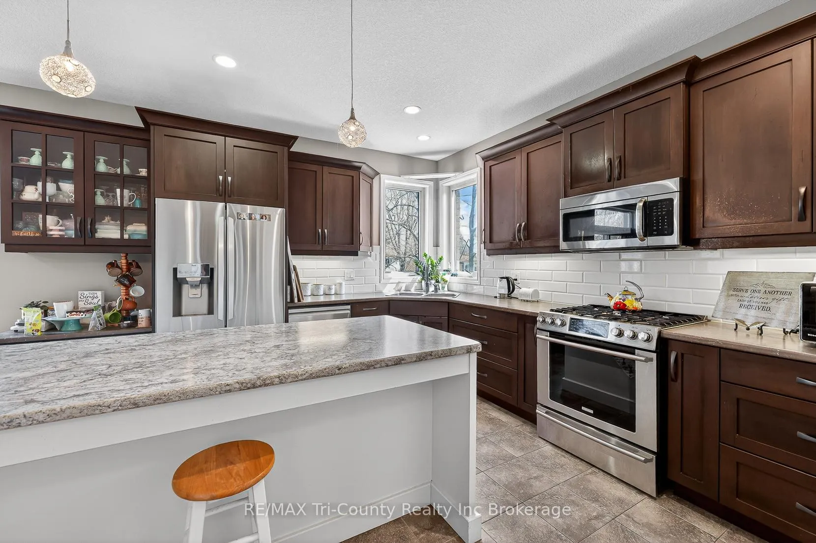 Photo 4 of 68 Colin Avenue, Tillsonburg — HOMEH