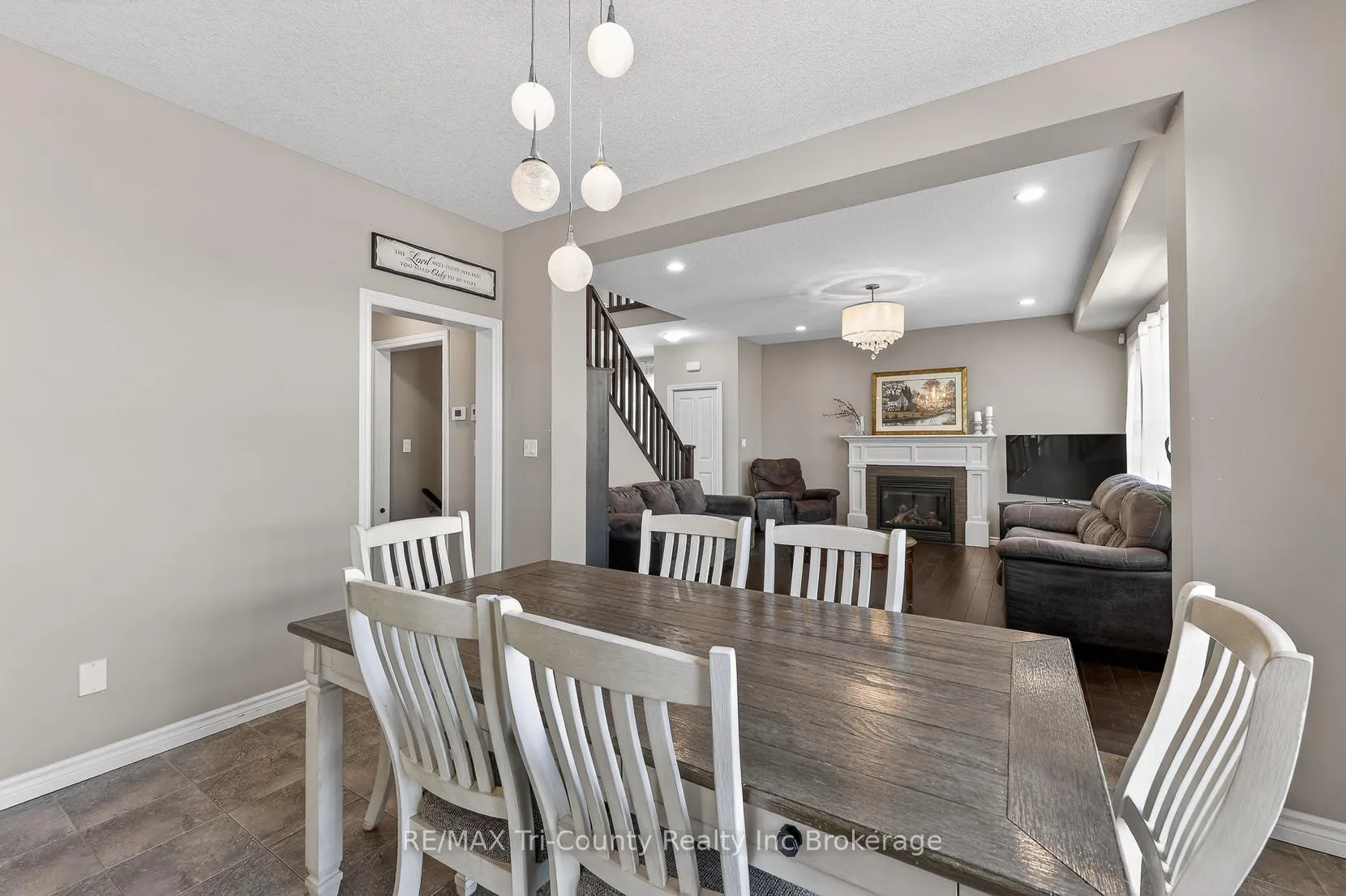 Photo 8 of 68 Colin Avenue, Tillsonburg — HOMEH
