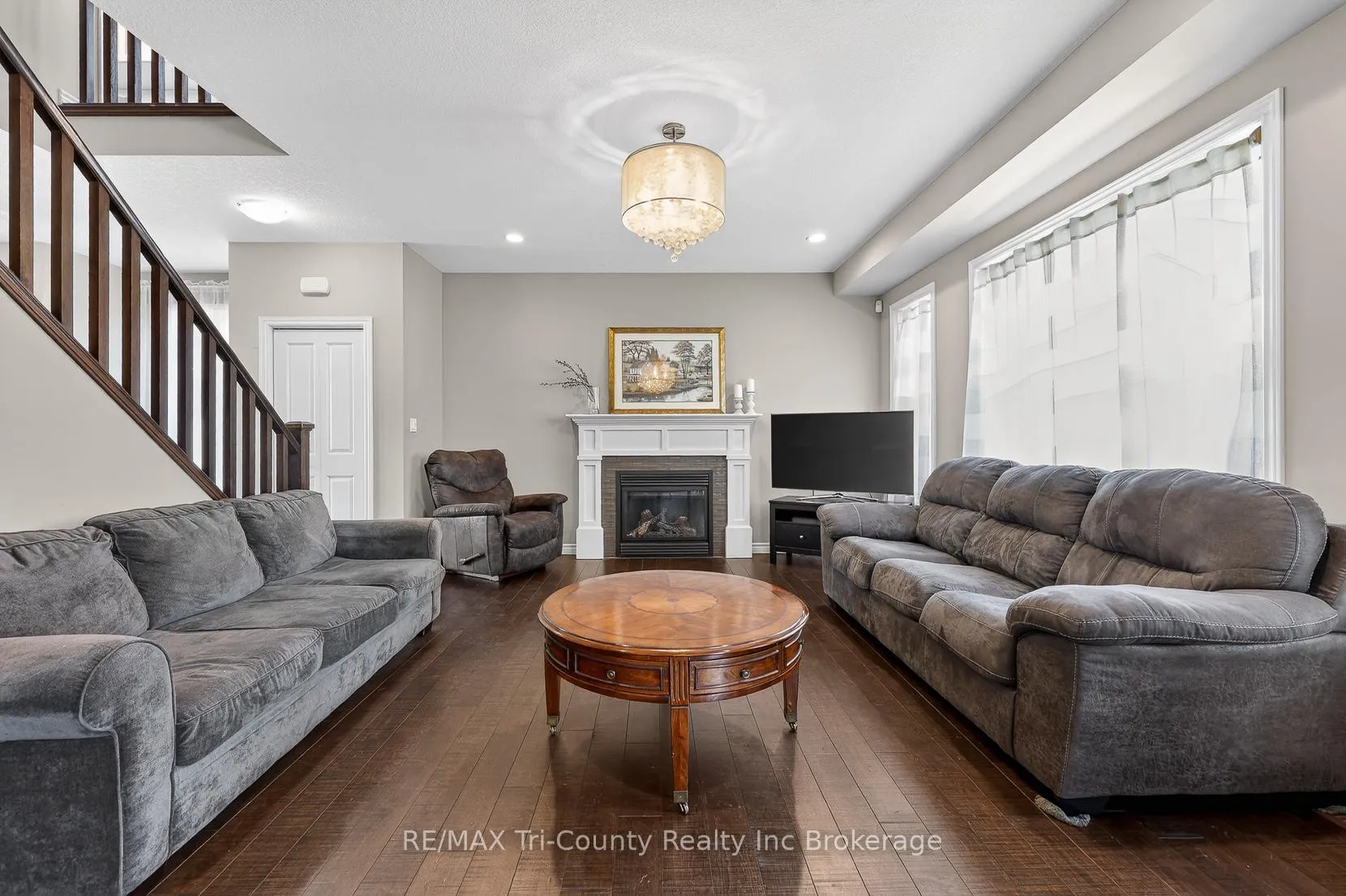 Photo 11 of 68 Colin Avenue, Tillsonburg — HOMEH