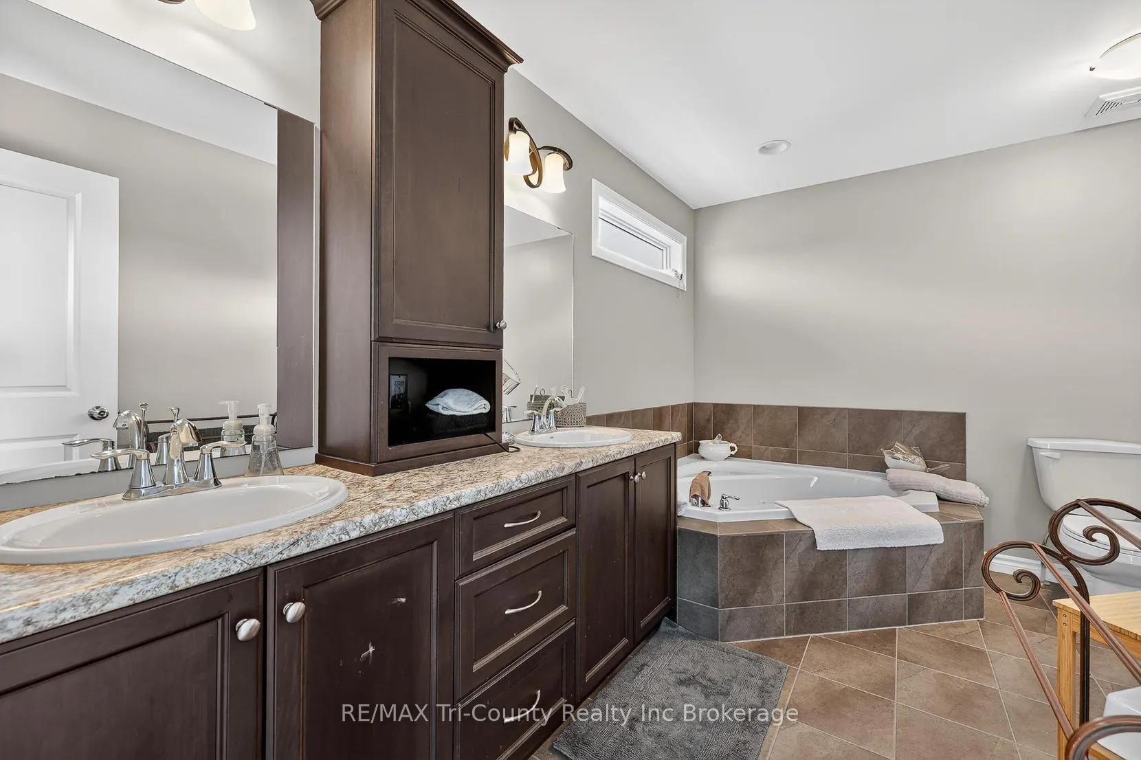 Photo 18 of 68 Colin Avenue, Tillsonburg — HOMEH