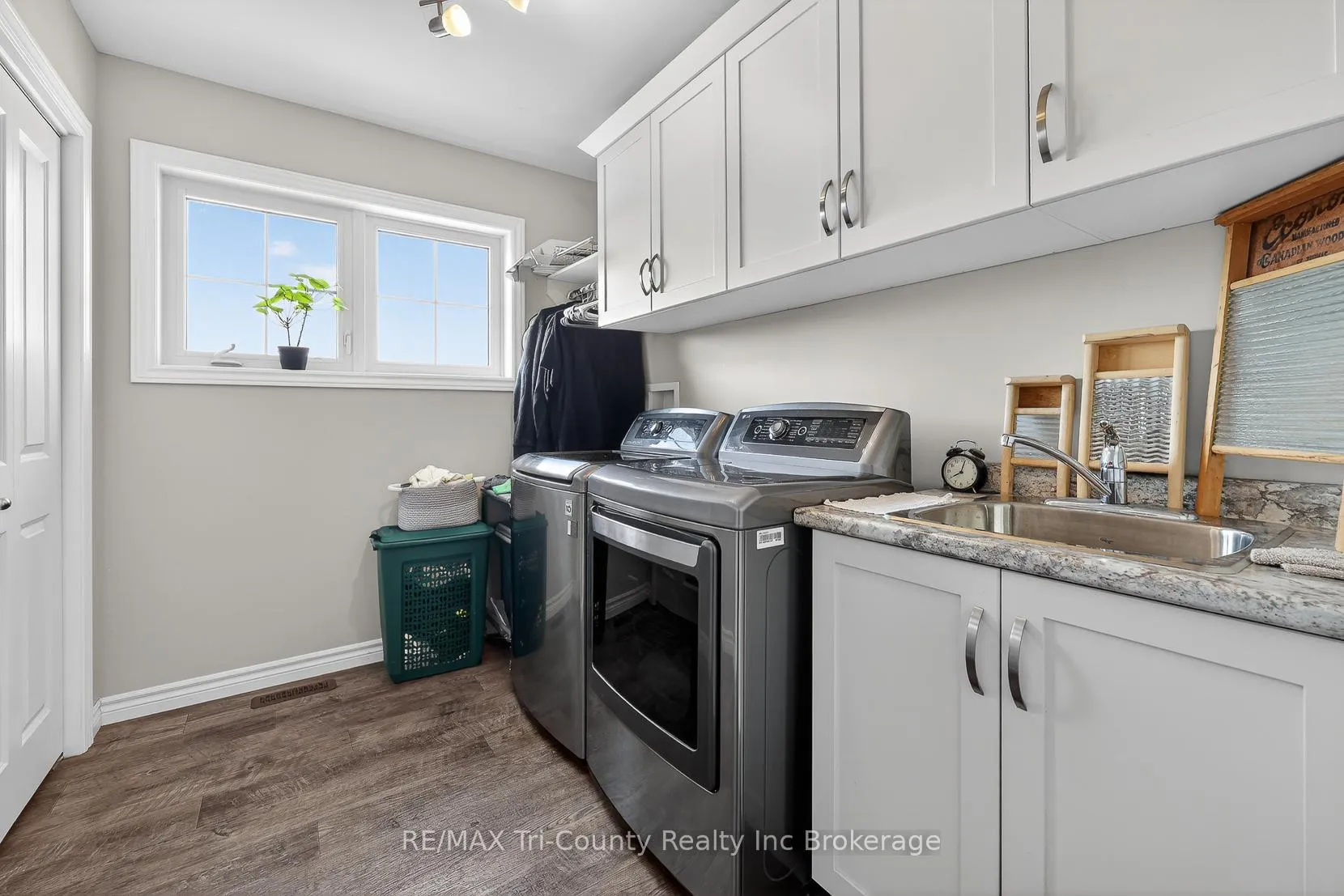 Photo 23 of 68 Colin Avenue, Tillsonburg — HOMEH