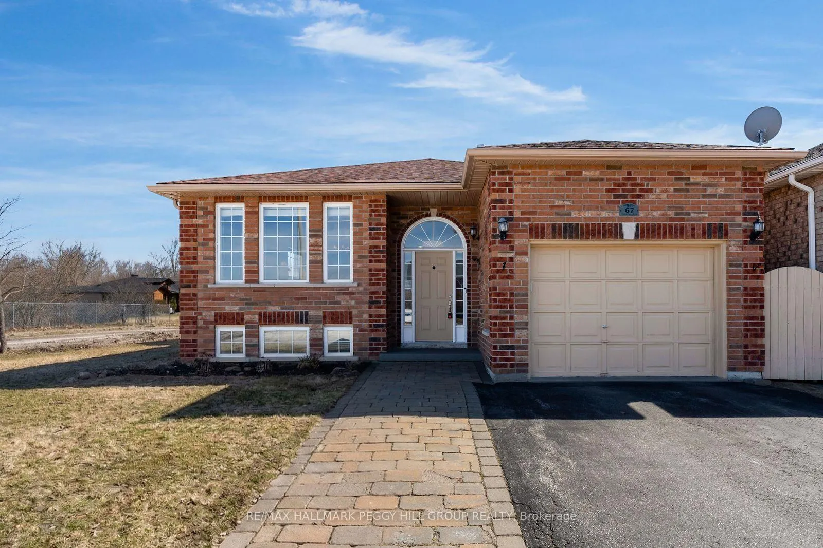 Photo 1 of 67 Forest Dale Drive, Barrie, Little Lake — HOMEH