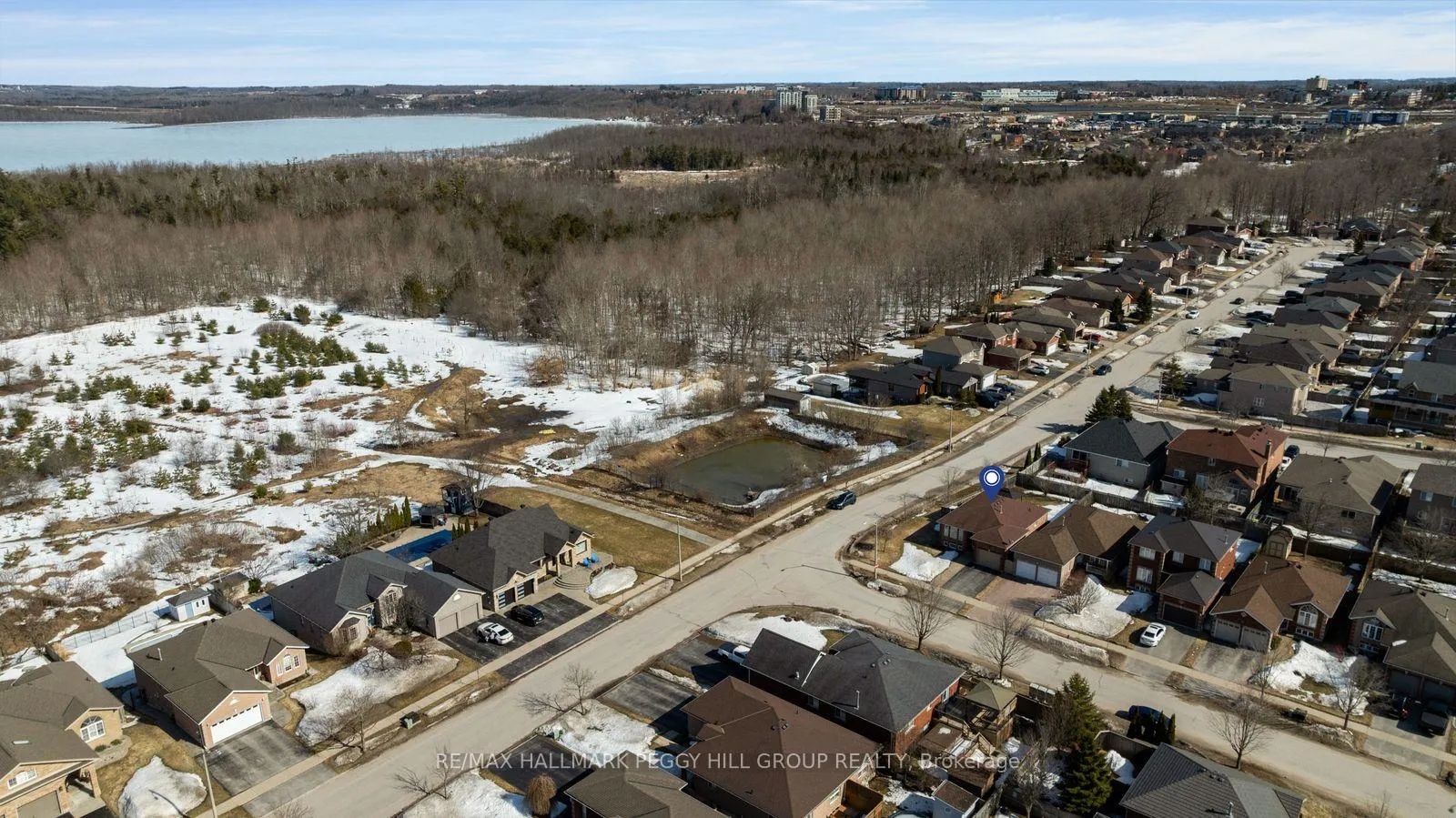 Photo 18 of 67 Forest Dale Drive, Barrie, Little Lake — HOMEH