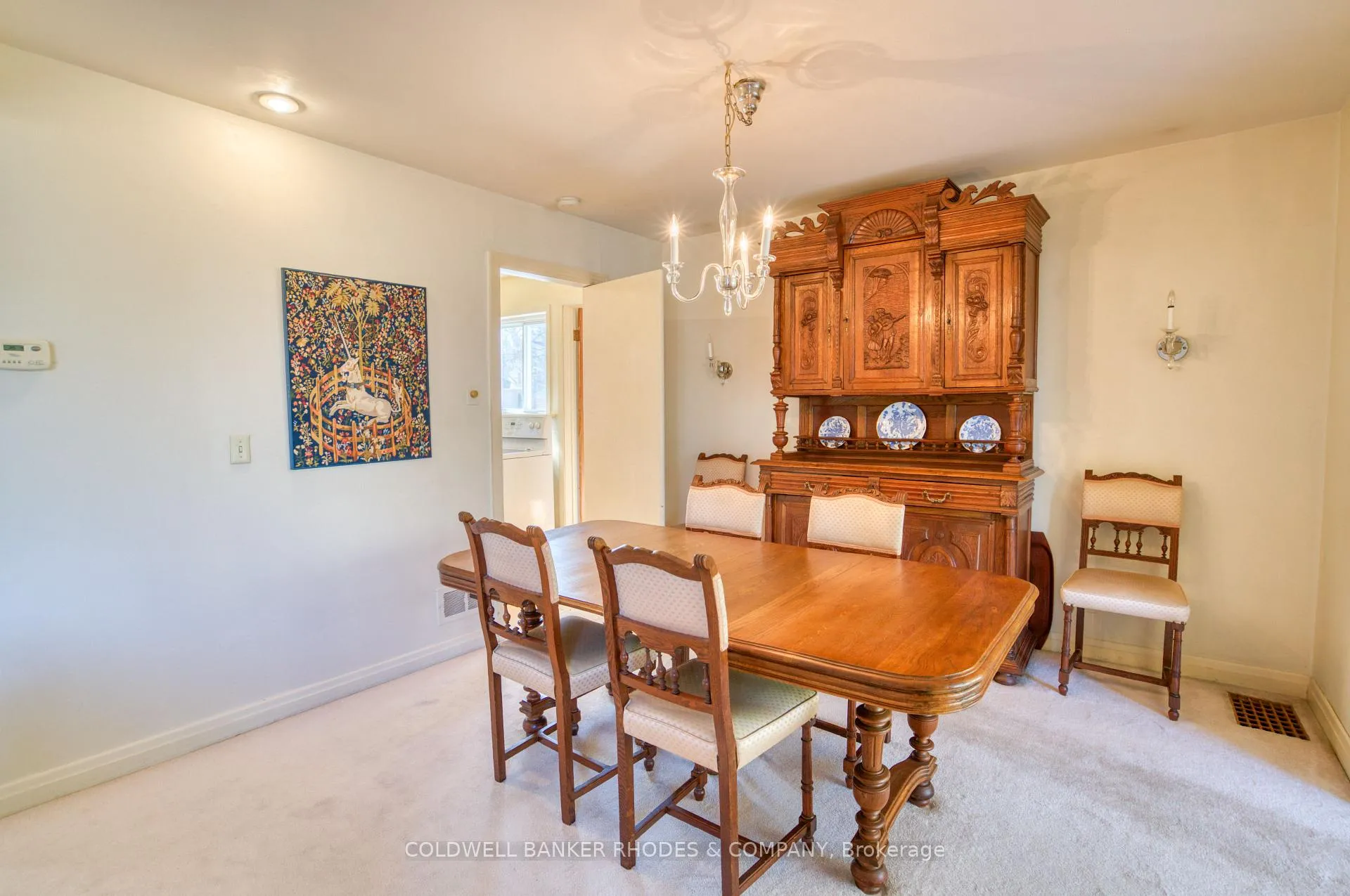 Photo 5 of 35 Bedford Crescent, Ottawa, Manor Park — HOMEH