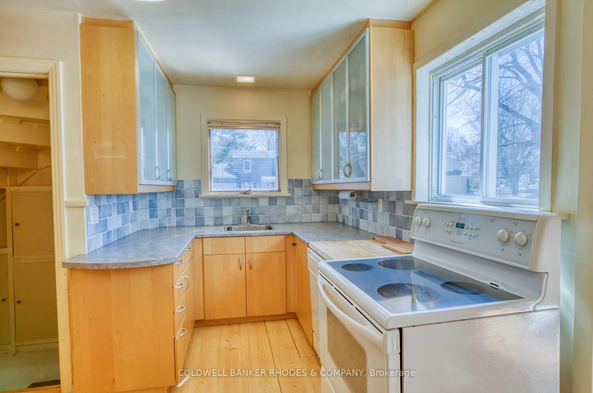 Photo 8 of 35 Bedford Crescent, Ottawa, Manor Park — HOMEH