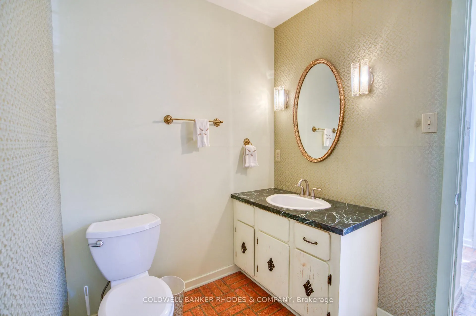 Photo 12 of 35 Bedford Crescent, Ottawa, Manor Park — HOMEH