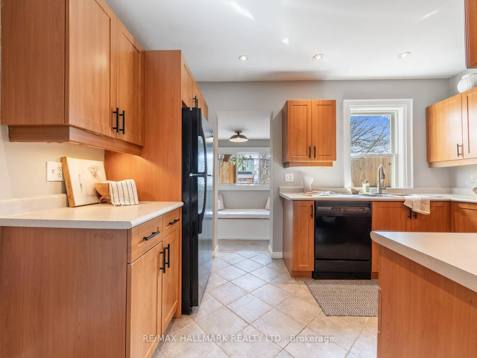 Photo 9 of 275 Bingham Avenue, Toronto, East End-Danforth — HOMEH