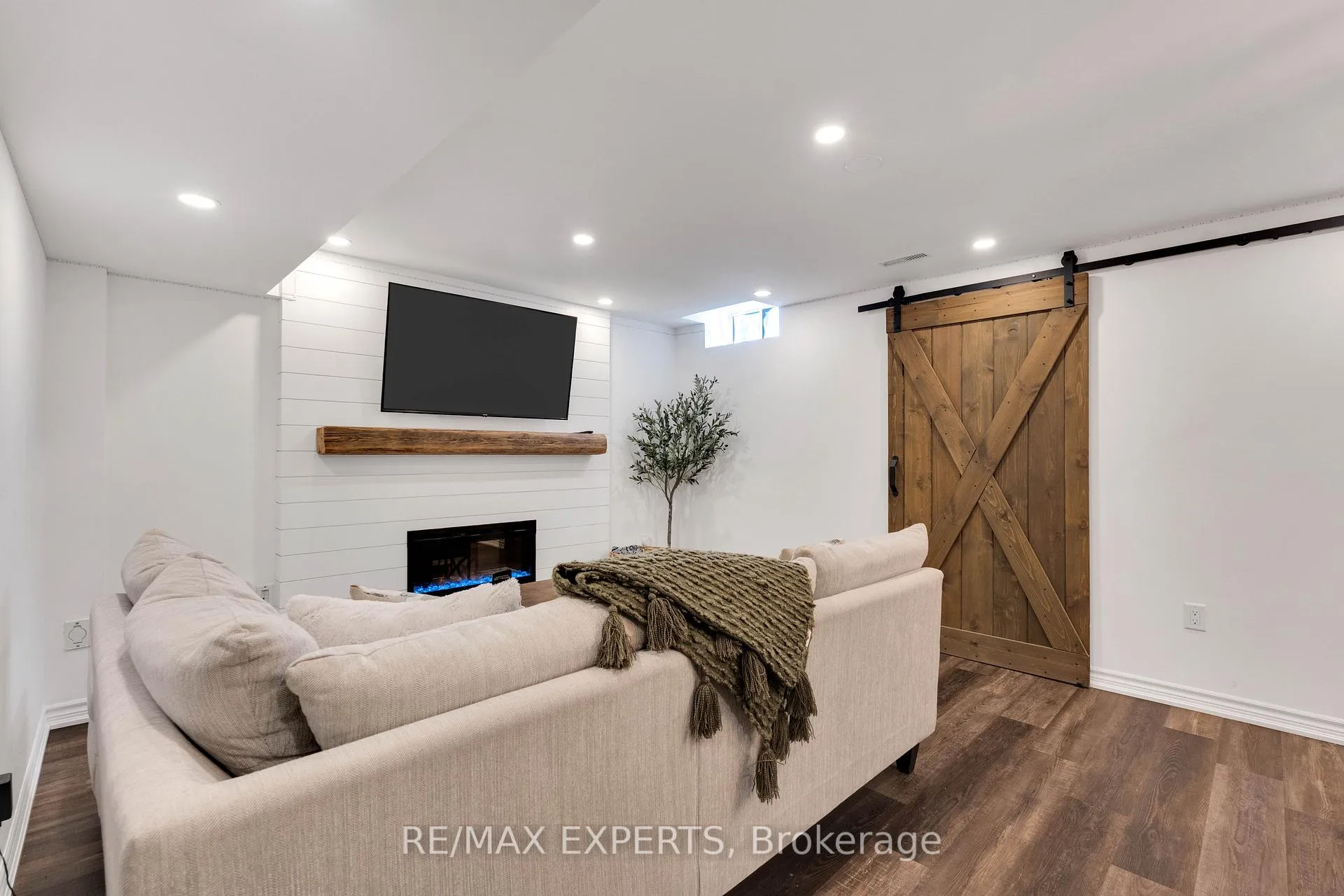 Photo 37 of 52 Goreridge Crescent, Brampton, Bram East — HOMEH