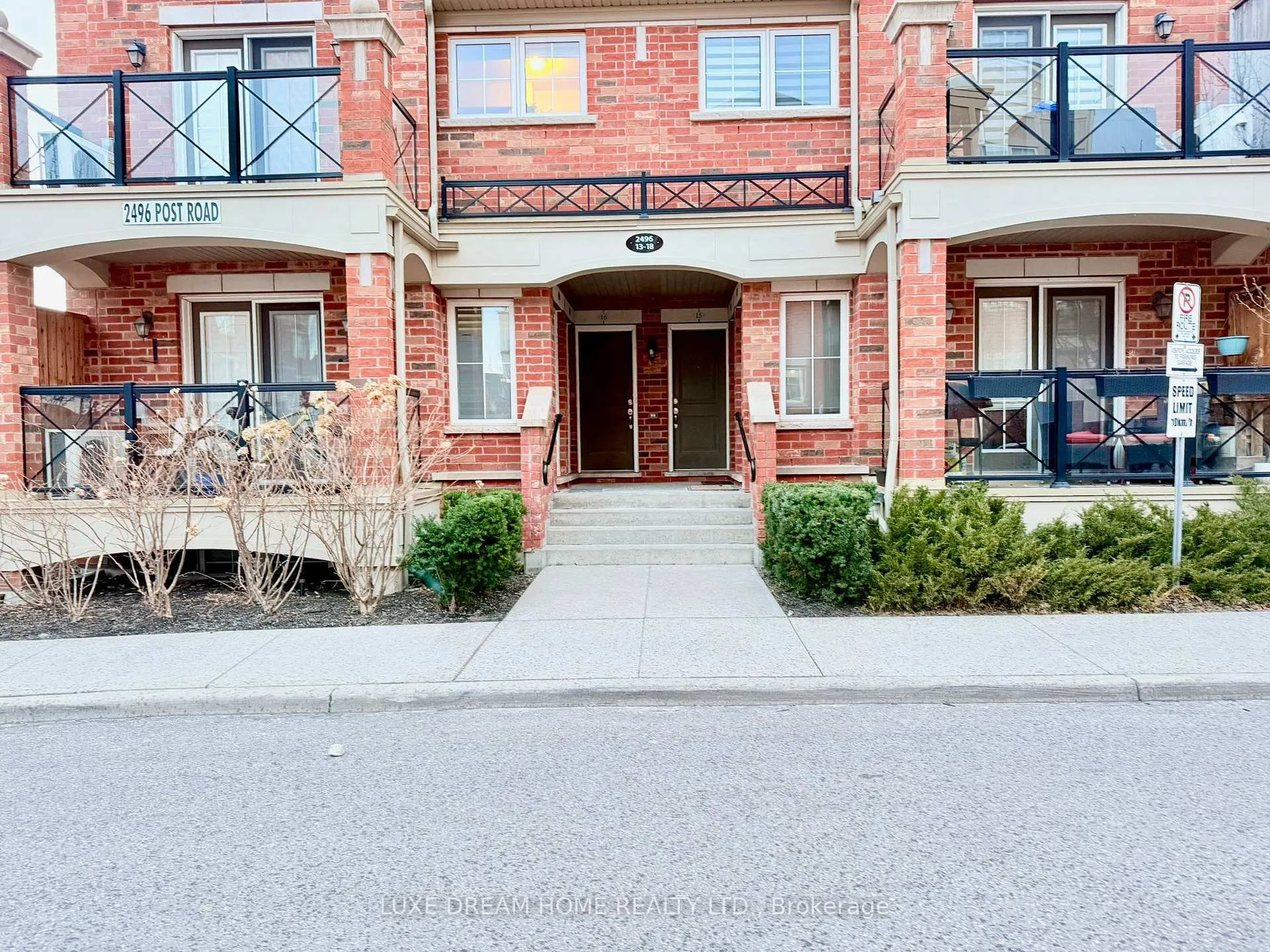 Photo 2 of Unit 15, 2496 Post Road, Oakville, River Oaks — HOMEH