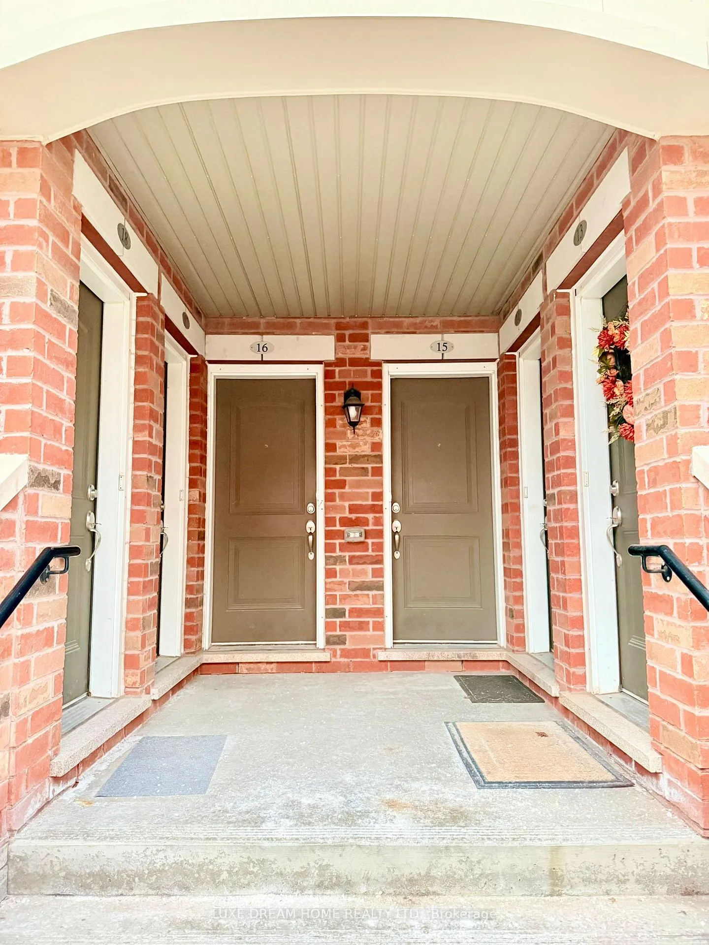 Photo 3 of Unit 15, 2496 Post Road, Oakville, River Oaks — HOMEH