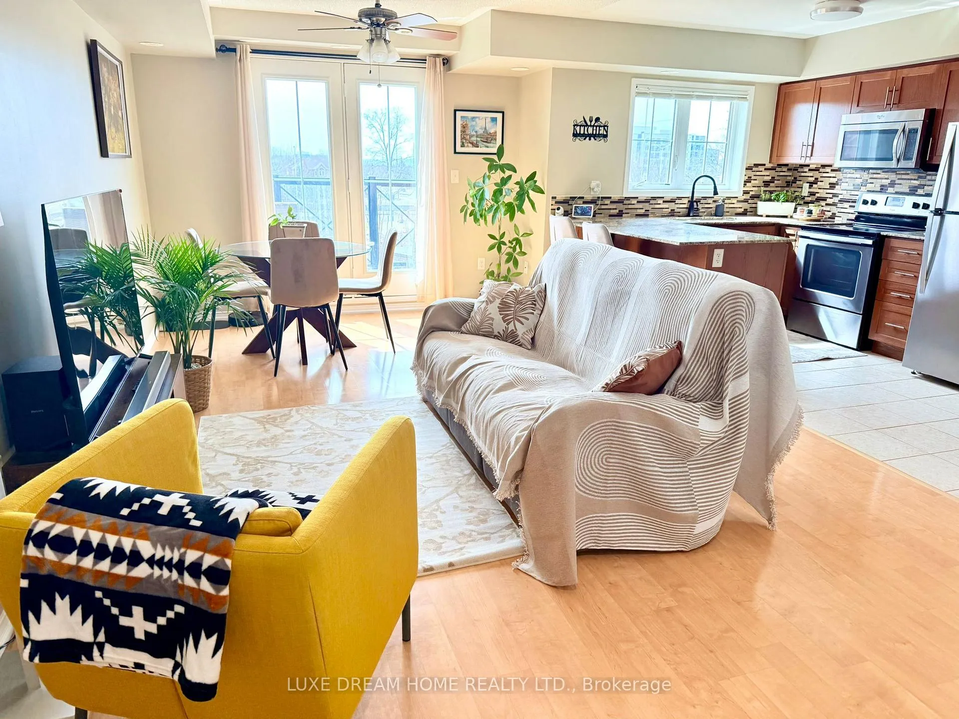 Photo 5 of Unit 15, 2496 Post Road, Oakville, River Oaks — HOMEH