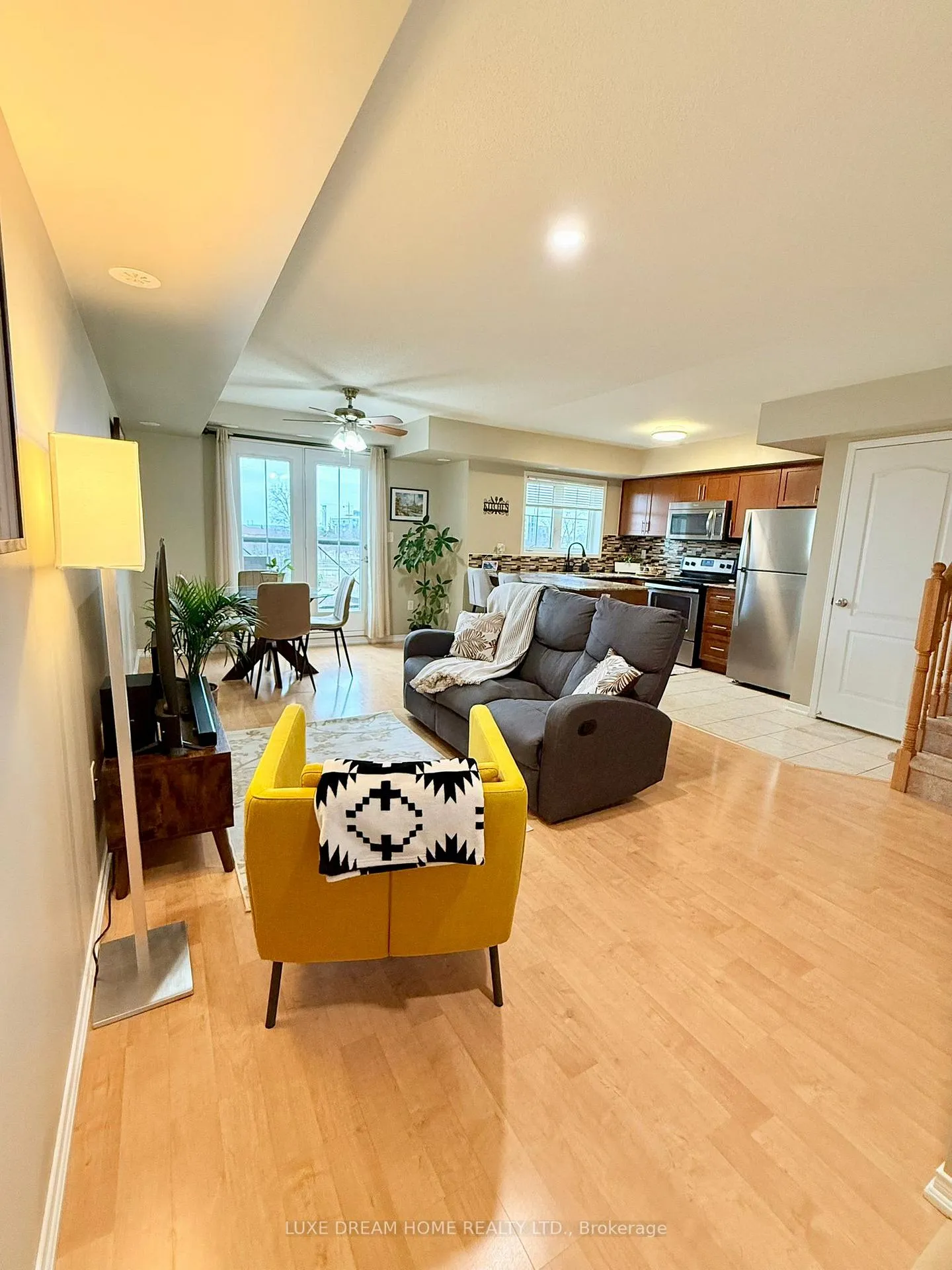 Photo 6 of Unit 15, 2496 Post Road, Oakville, River Oaks — HOMEH