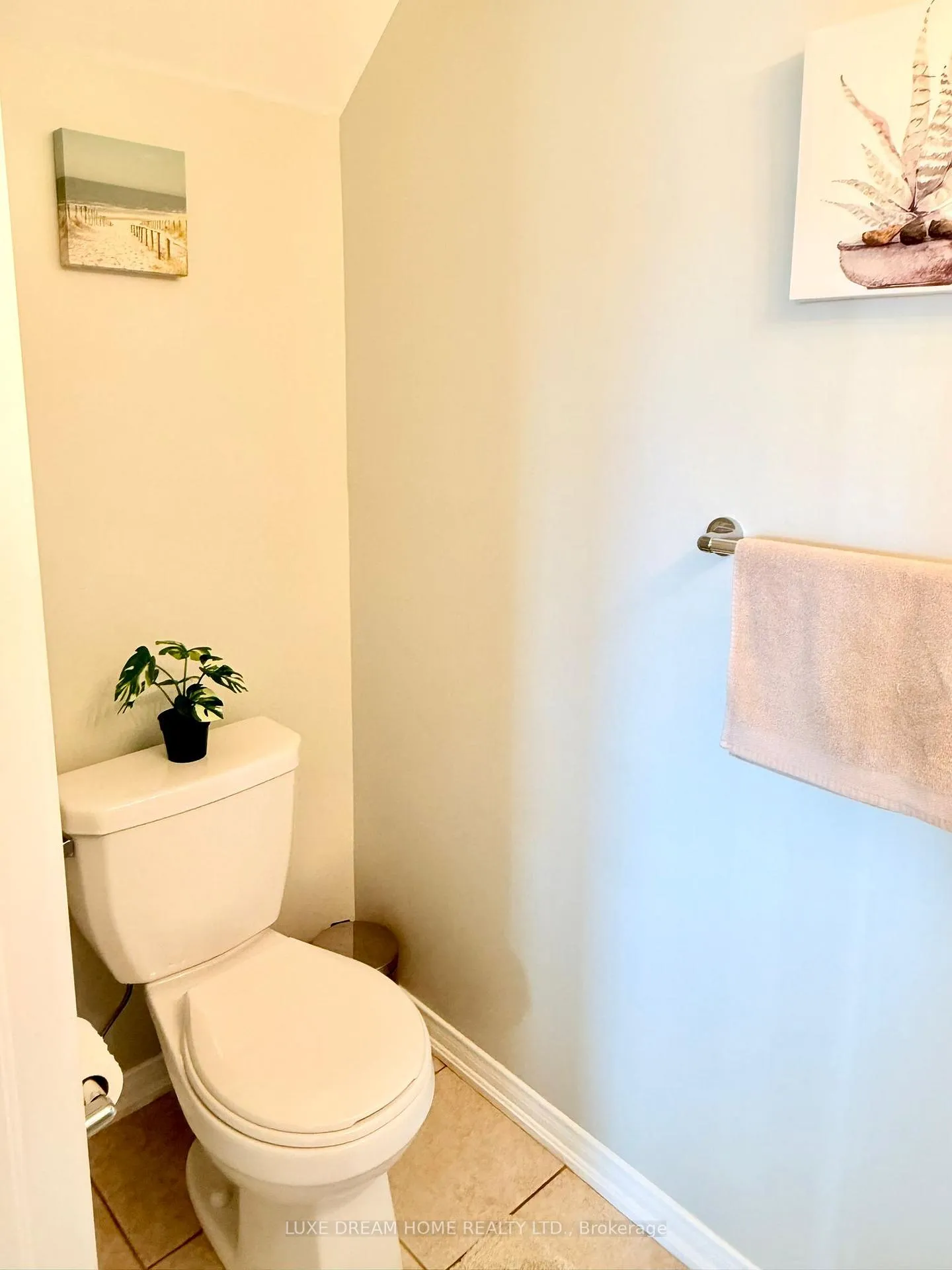 Photo 15 of Unit 15, 2496 Post Road, Oakville, River Oaks — HOMEH