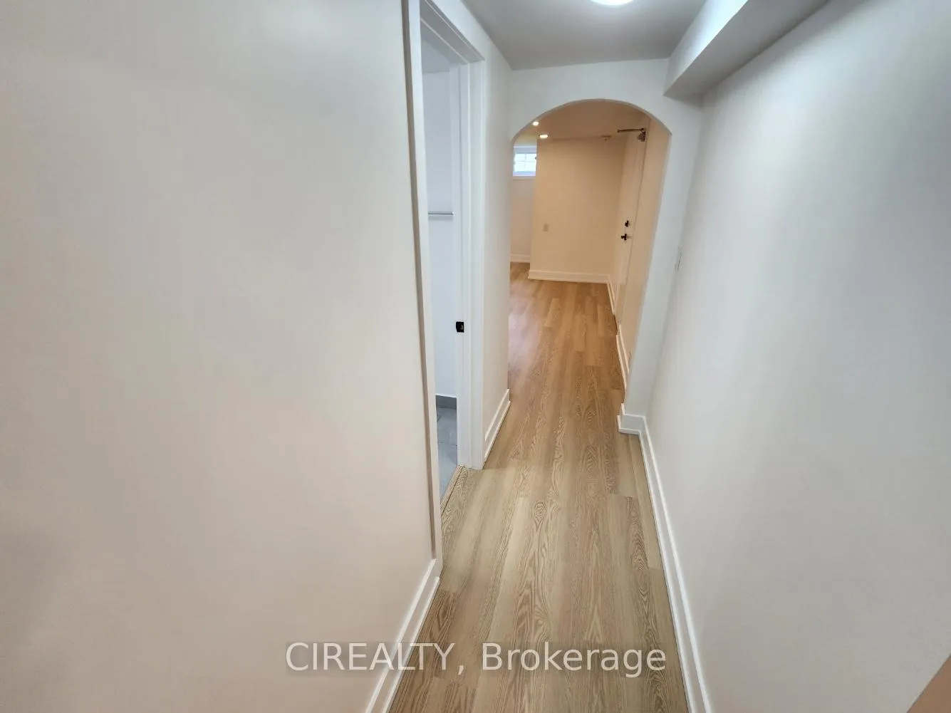 Photo 7 of Unit Lower, 31 Bailey Crescent, Aurora, Aurora Highlands — HOMEH