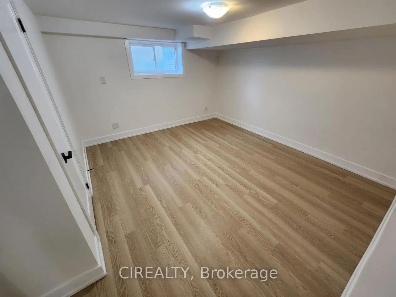 Photo 13 of Unit Lower, 31 Bailey Crescent, Aurora, Aurora Highlands — HOMEH
