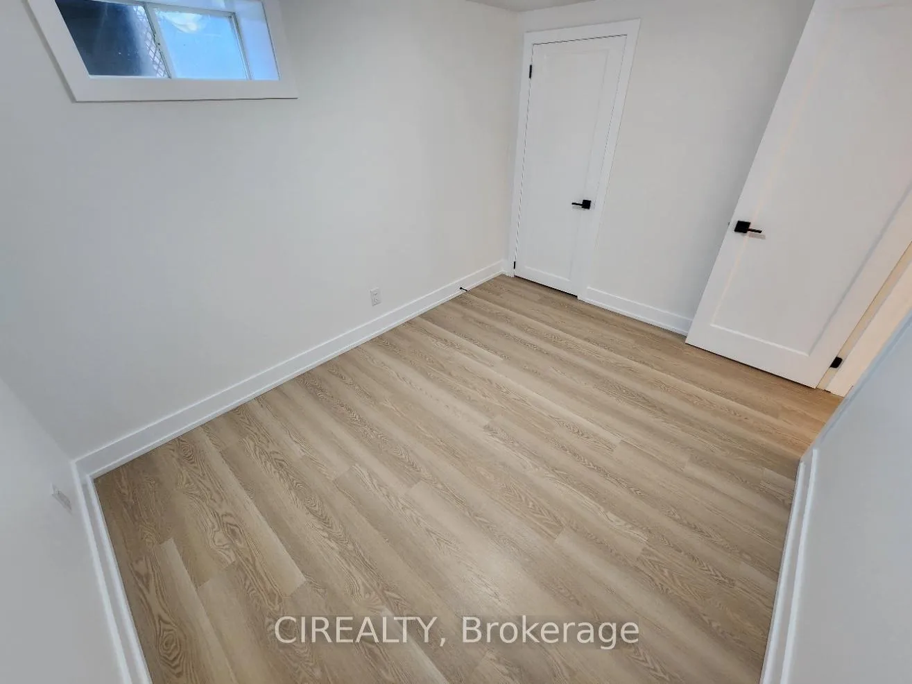 Photo 17 of Unit Lower, 31 Bailey Crescent, Aurora, Aurora Highlands — HOMEH
