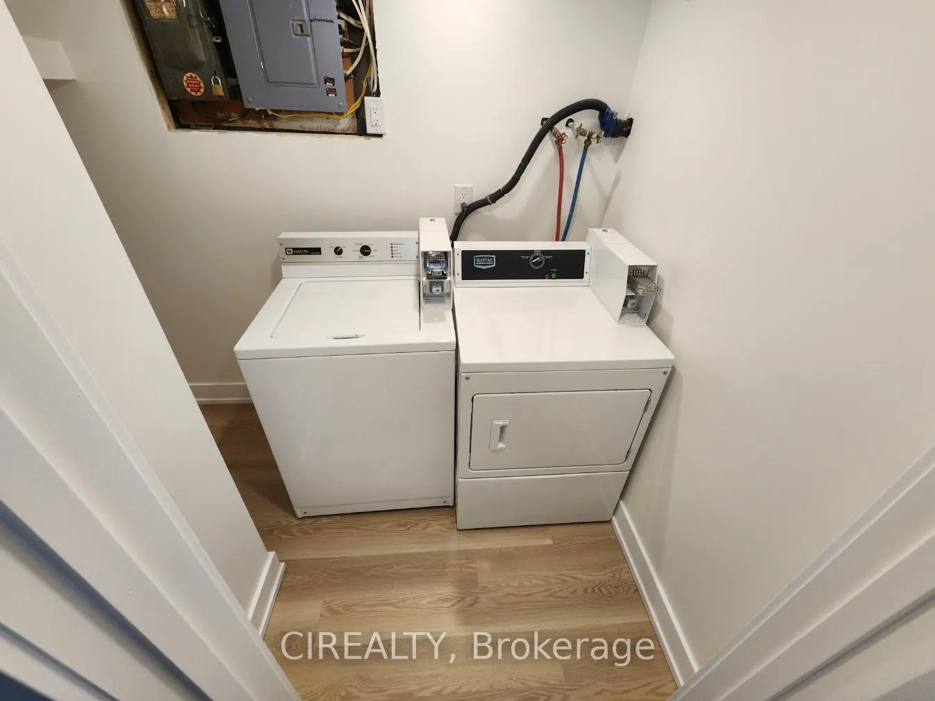 Photo 20 of Unit Lower, 31 Bailey Crescent, Aurora, Aurora Highlands — HOMEH