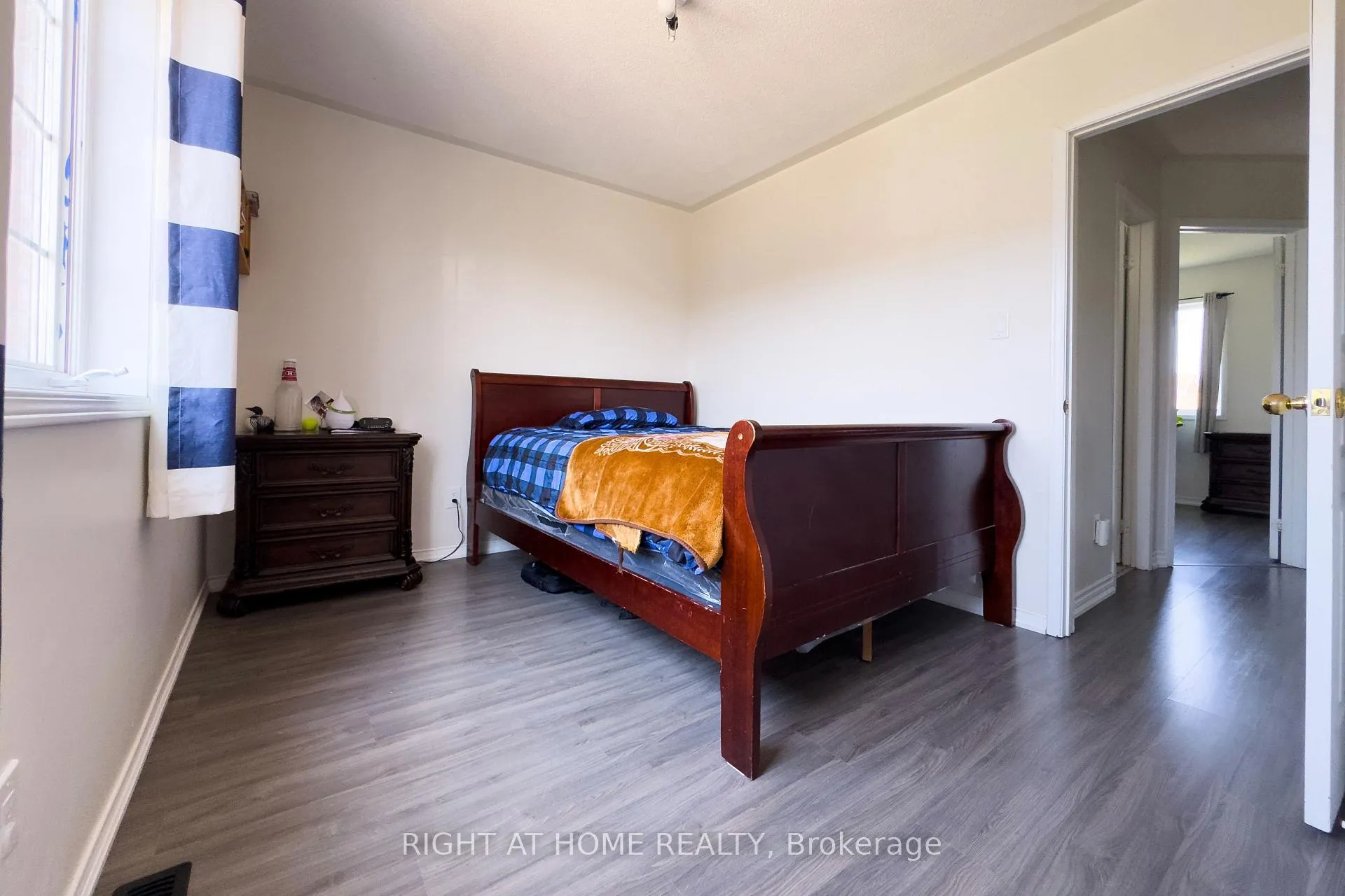 Photo 10 of 68 Trevino Circle, Barrie, East Bayfield — HOMEH