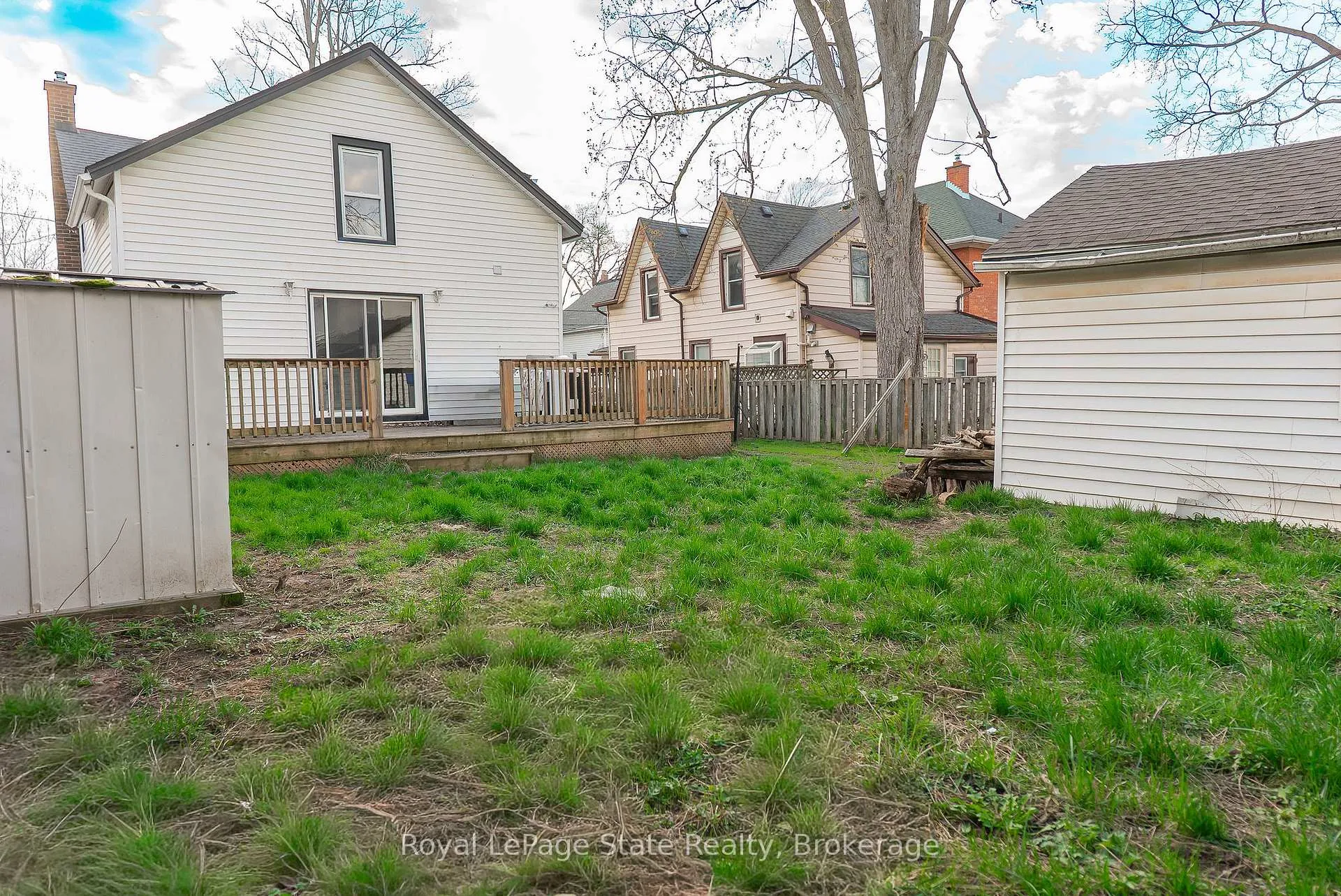 Photo 3 of 16 Franklin Street, Welland, Broadway — HOMEH