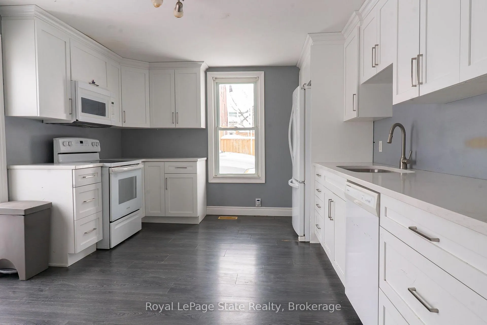 Photo 15 of 16 Franklin Street, Welland, Broadway — HOMEH