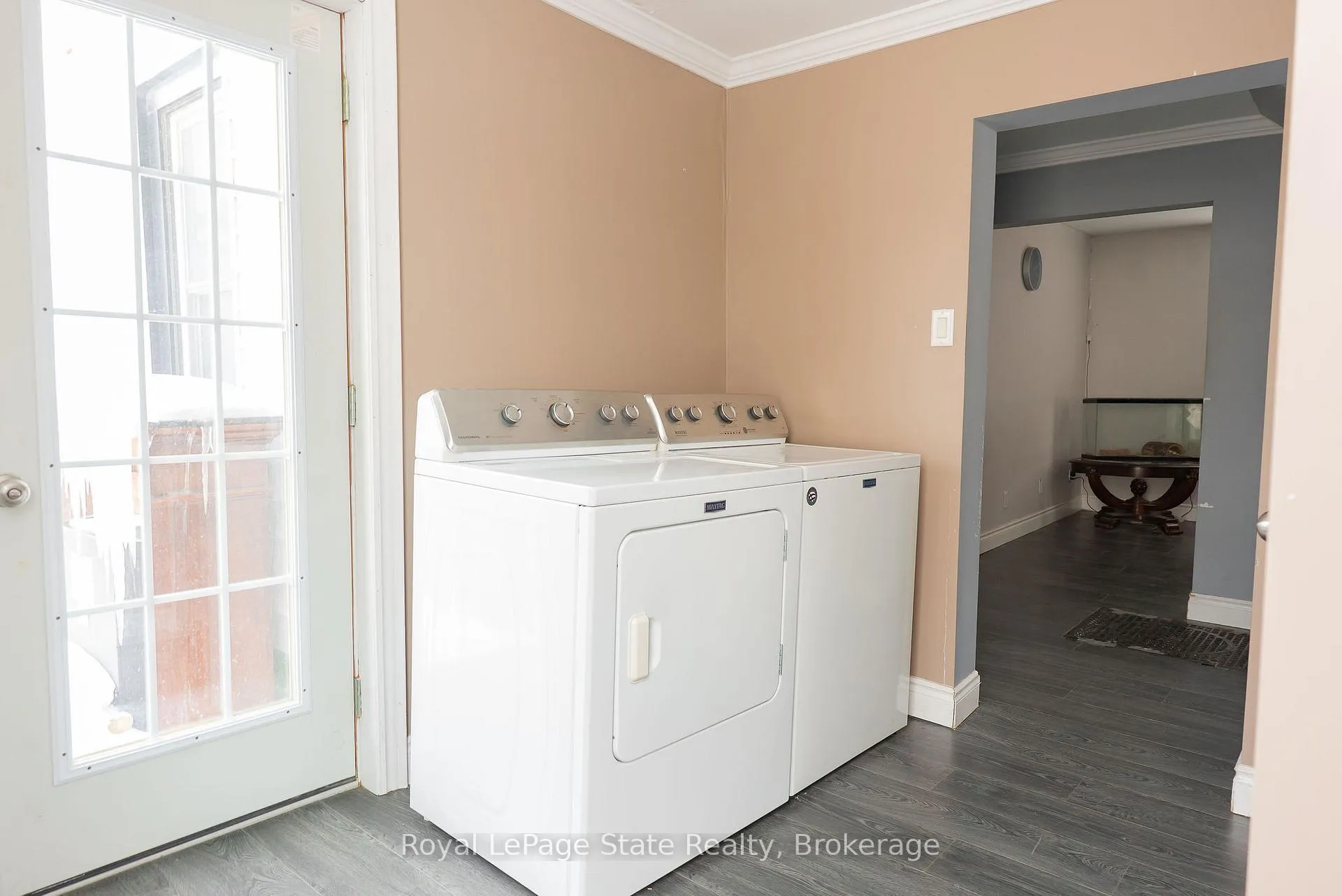 Photo 19 of 16 Franklin Street, Welland, Broadway — HOMEH