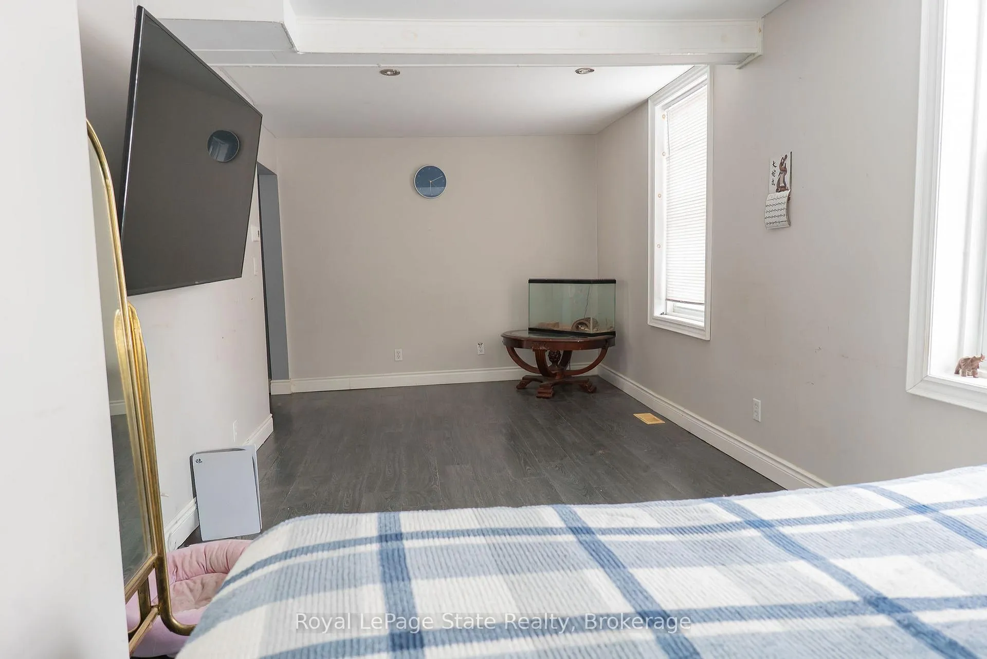 Photo 21 of 16 Franklin Street, Welland, Broadway — HOMEH