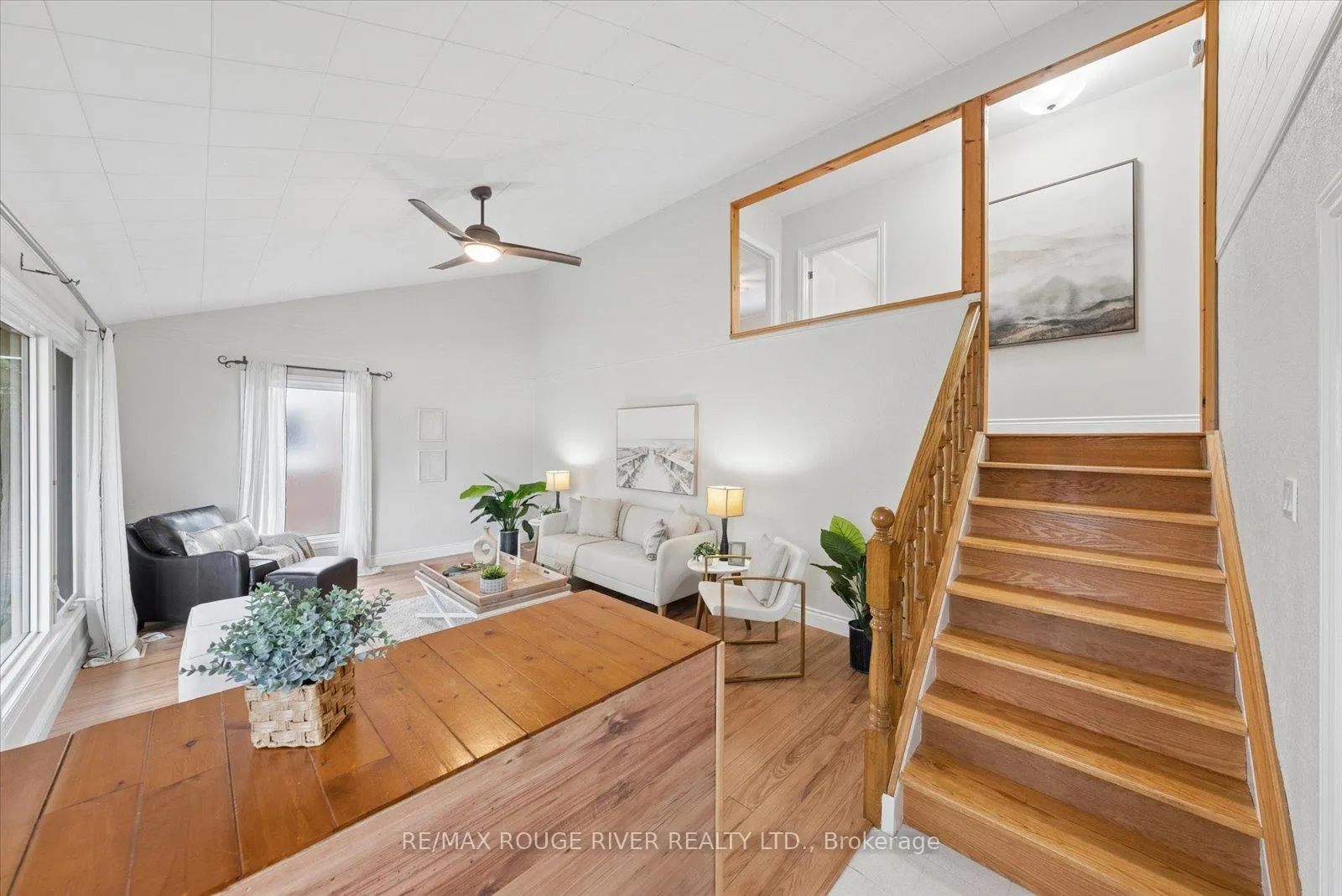 Photo 3 of 135 High Street, Clarington, Bowmanville — HOMEH