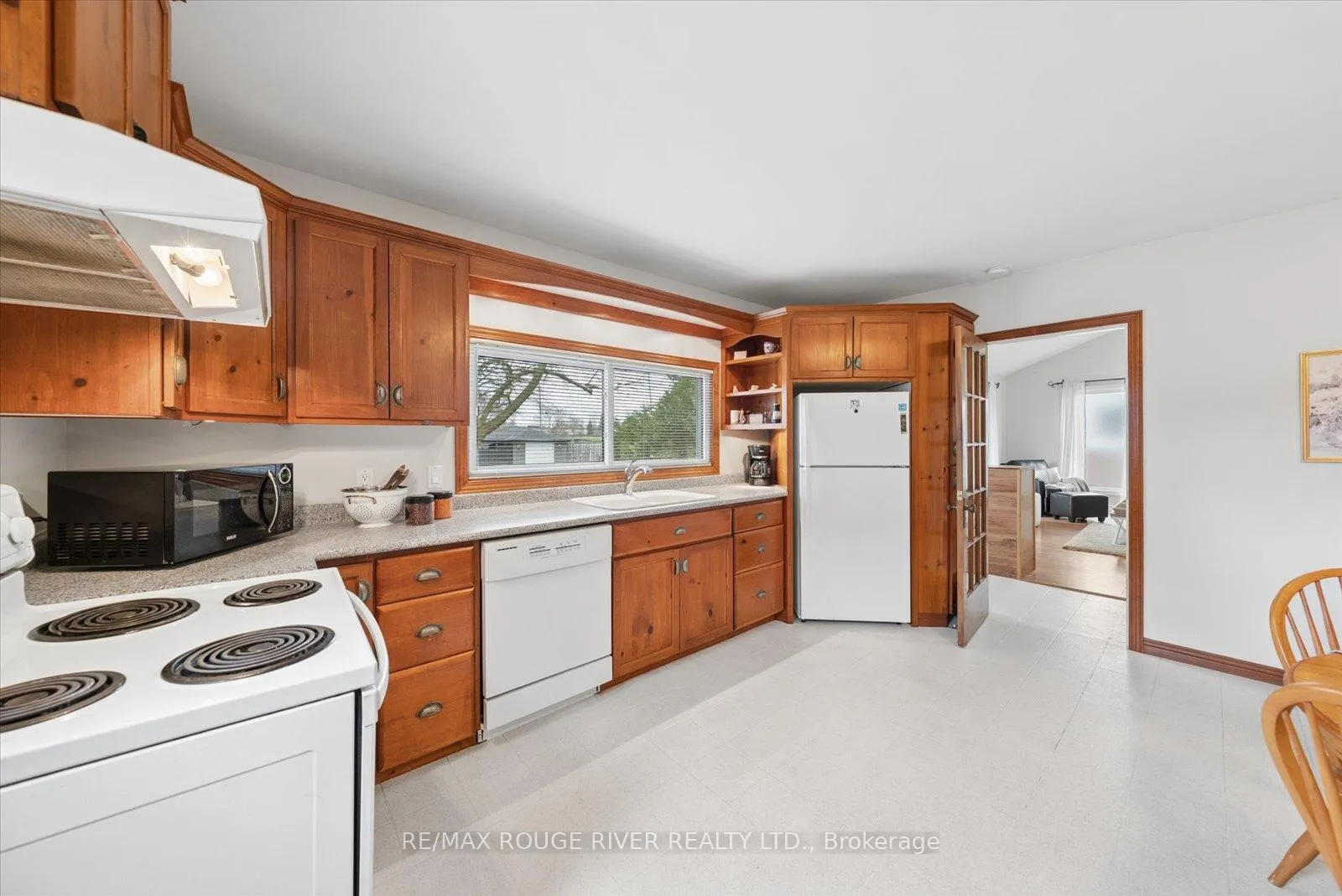 Photo 6 of 135 High Street, Clarington, Bowmanville — HOMEH