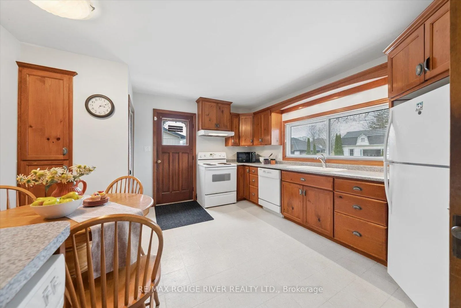 Photo 7 of 135 High Street, Clarington, Bowmanville — HOMEH
