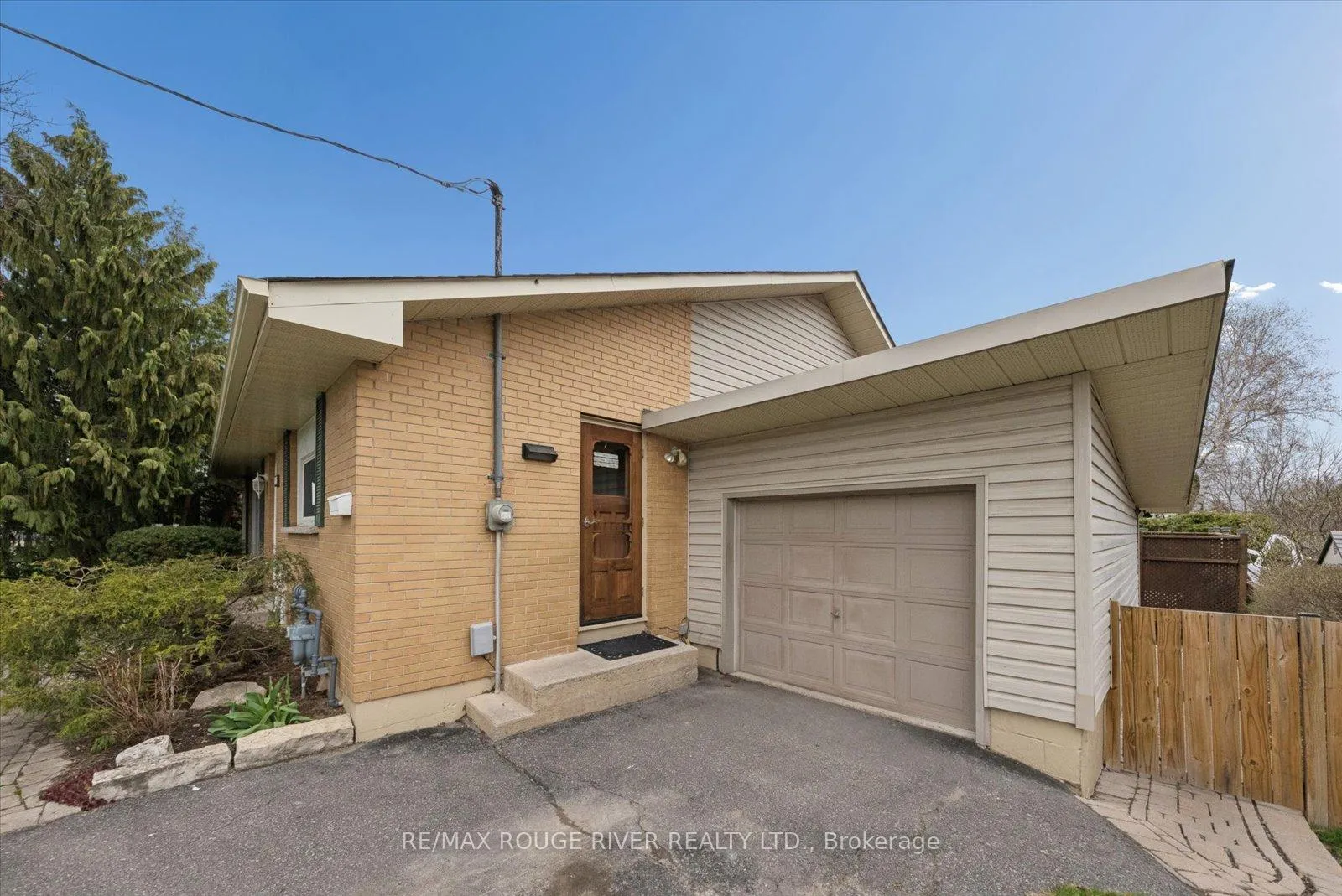 Photo 23 of 135 High Street, Clarington, Bowmanville — HOMEH