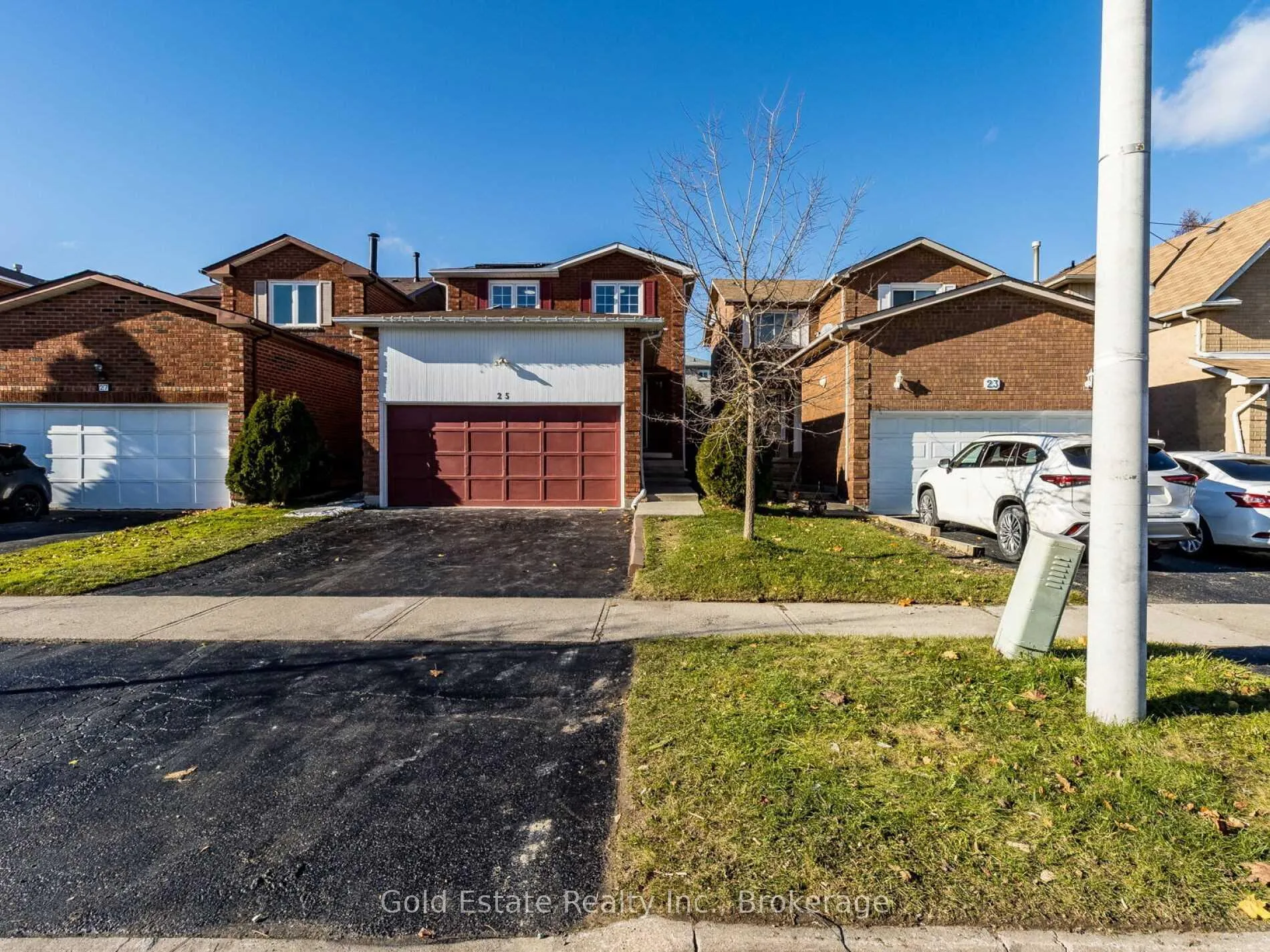 Photo 1 of Unit Upper, 25 Horsham Street, Brampton, Brampton West — HOMEH
