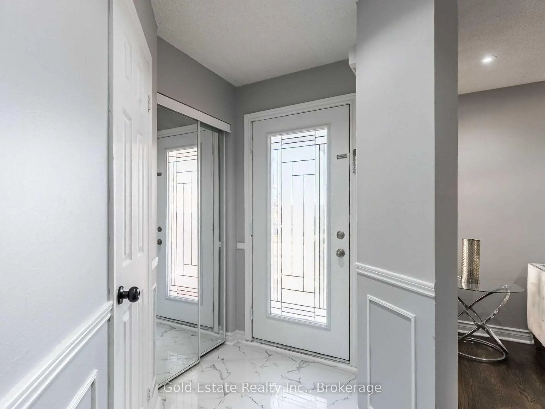 Photo 4 of Unit Upper, 25 Horsham Street, Brampton, Brampton West — HOMEH