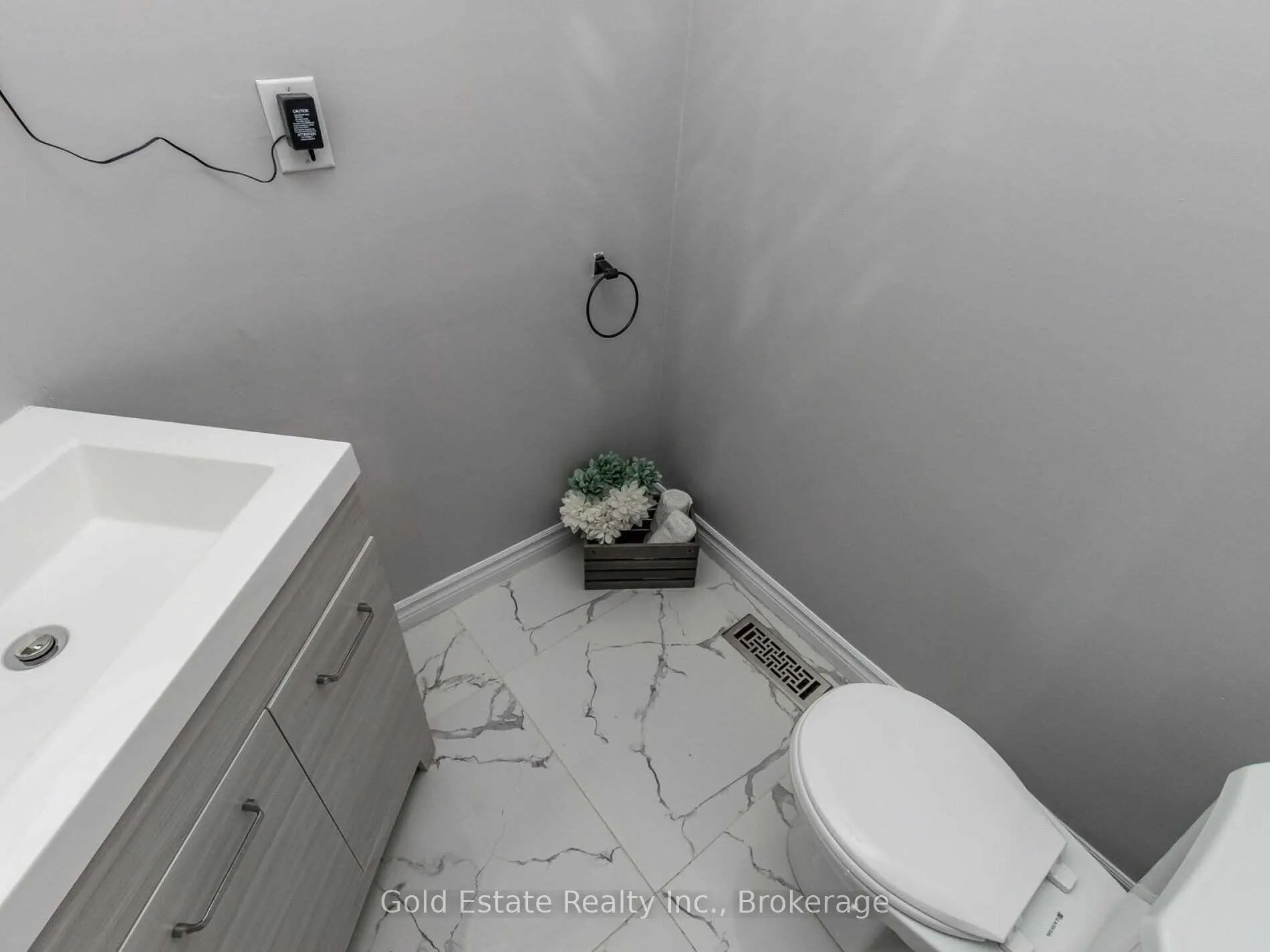 Photo 18 of Unit Upper, 25 Horsham Street, Brampton, Brampton West — HOMEH