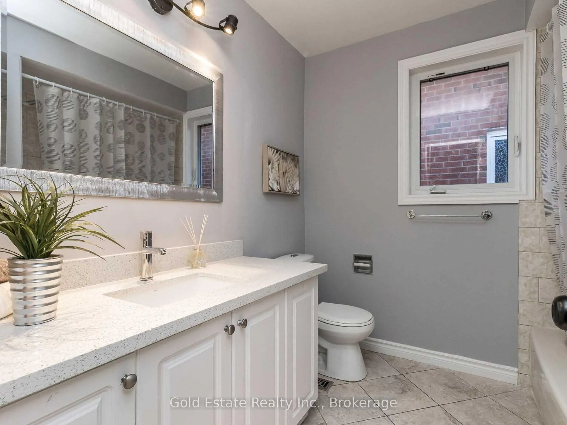 Photo 30 of Unit Upper, 25 Horsham Street, Brampton, Brampton West — HOMEH