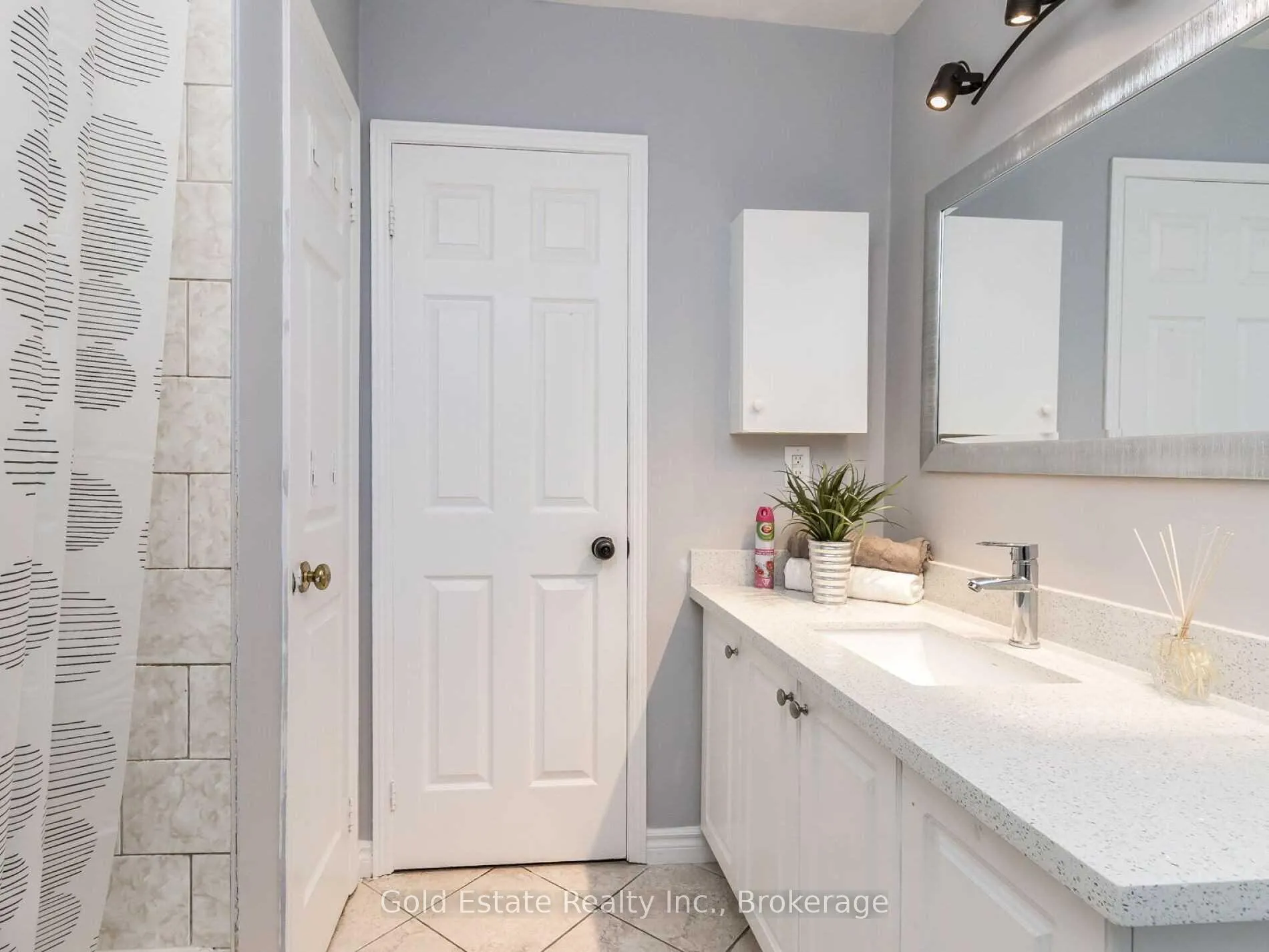 Photo 31 of Unit Upper, 25 Horsham Street, Brampton, Brampton West — HOMEH