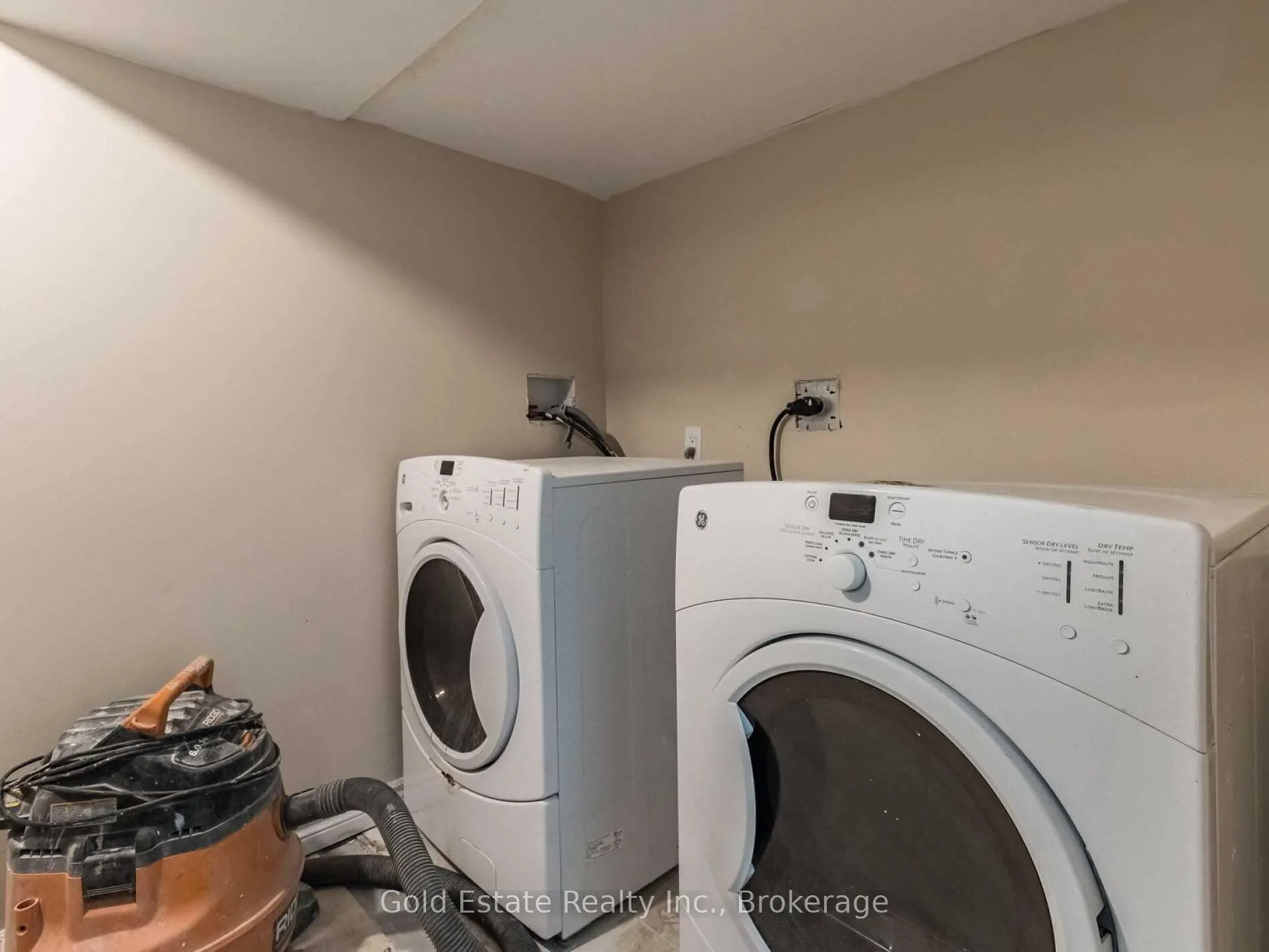 Photo 32 of Unit Upper, 25 Horsham Street, Brampton, Brampton West — HOMEH