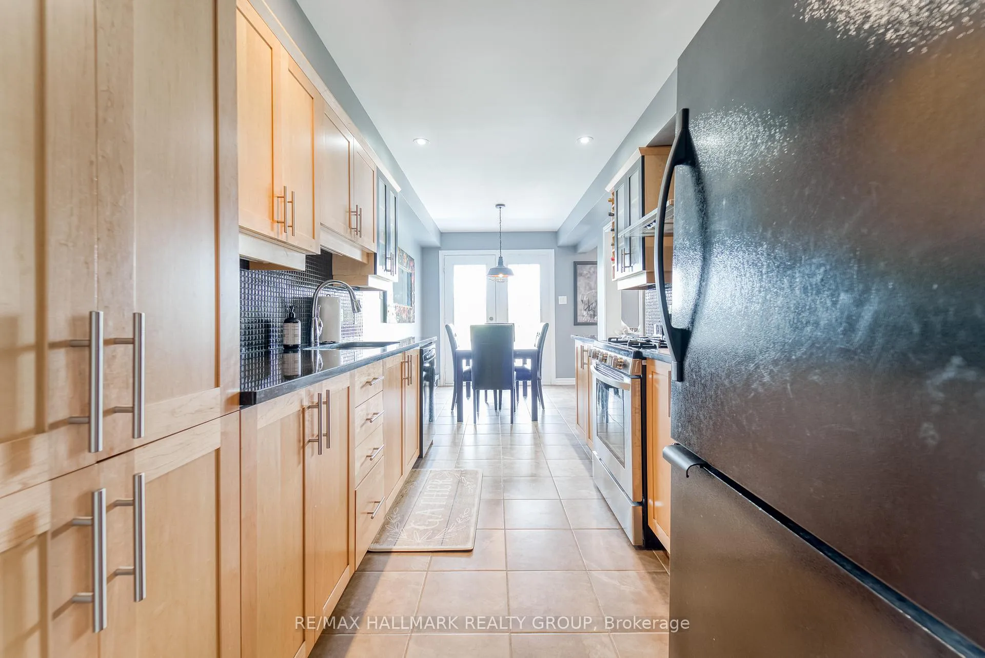 Photo 14 of 228 Eye Bright Crescent, Ottawa, Riverside South/Gloucester Glen — HOMEH