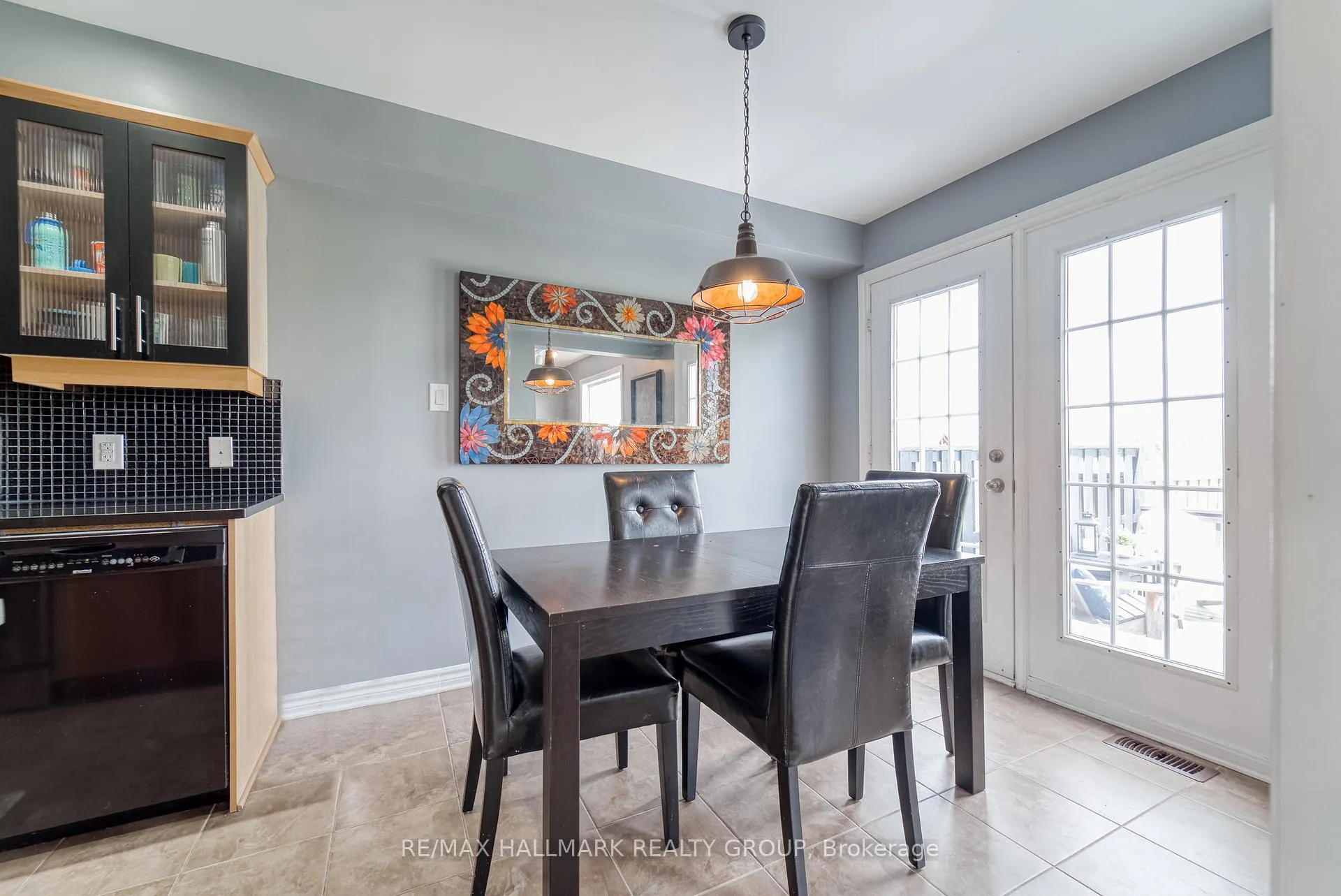 Photo 15 of 228 Eye Bright Crescent, Ottawa, Riverside South/Gloucester Glen — HOMEH