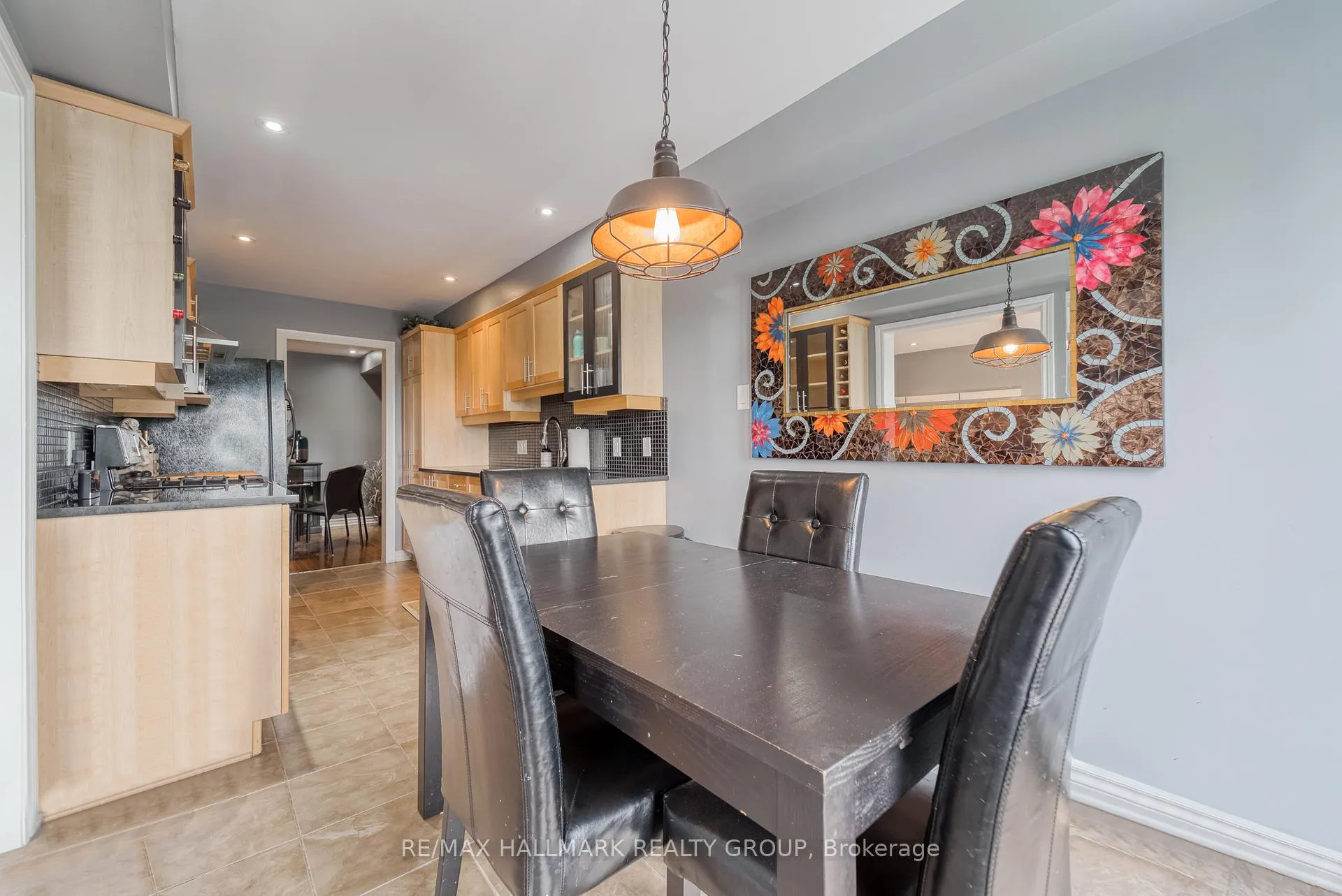 Photo 16 of 228 Eye Bright Crescent, Ottawa, Riverside South/Gloucester Glen — HOMEH