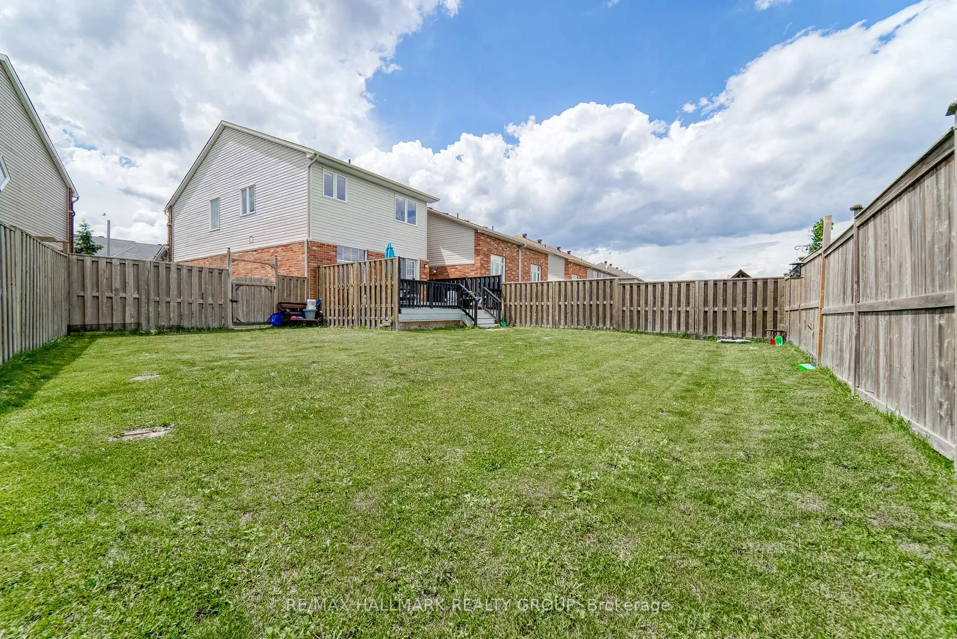Photo 29 of 228 Eye Bright Crescent, Ottawa, Riverside South/Gloucester Glen — HOMEH