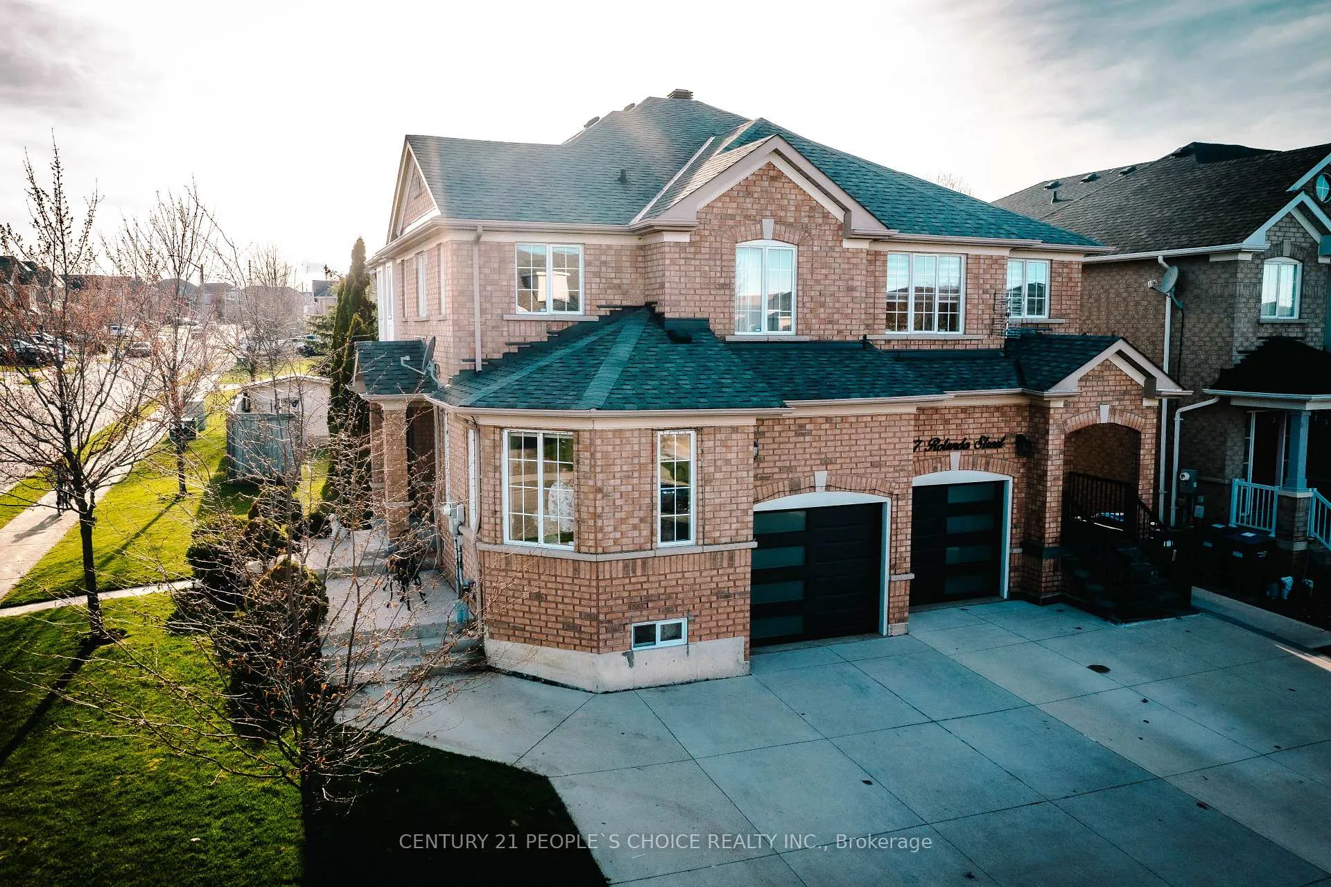 Photo 8 of 85 Albright Road, Brampton, Fletcher's Creek Village — HOMEH