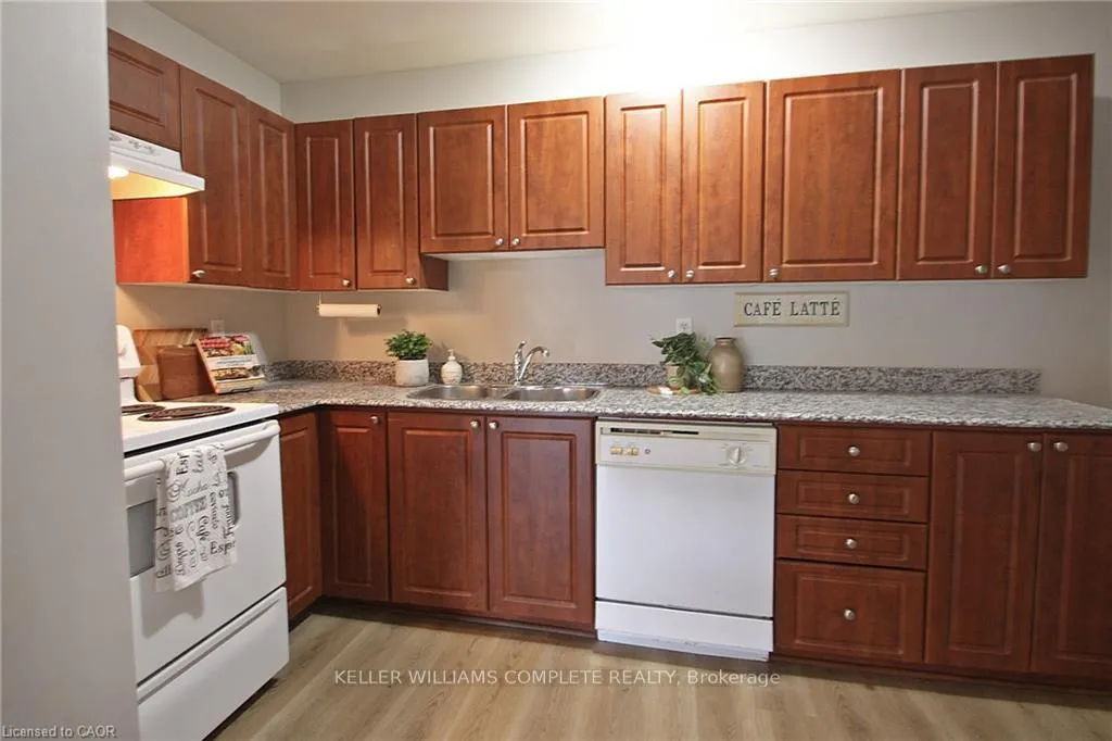 Photo 8 of Unit 309, 135 James Street, Hamilton, Dundurn — HOMEH
