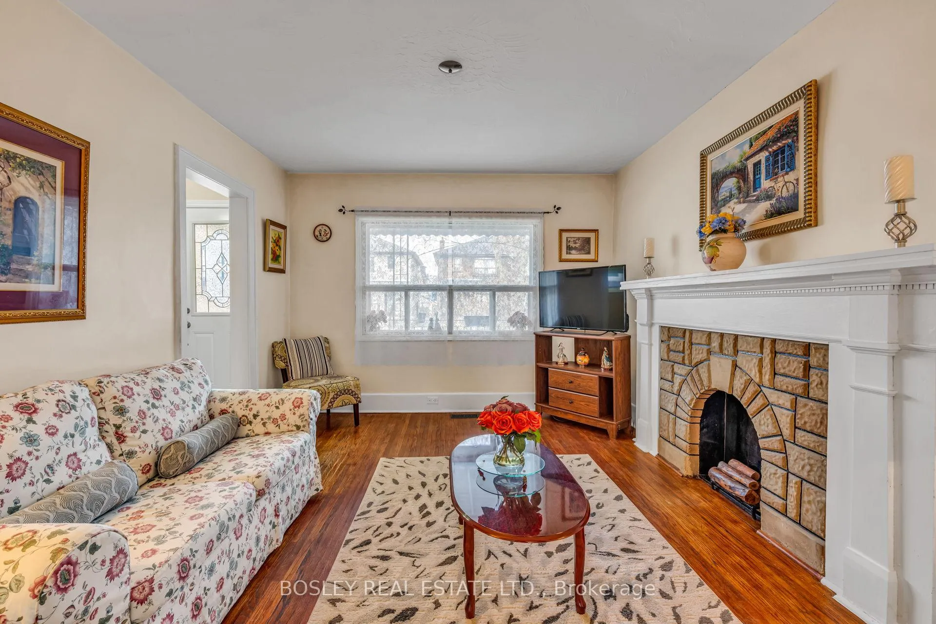 Photo 11 of 80 Roseneath Gardens, Toronto, Oakwood Village — HOMEH